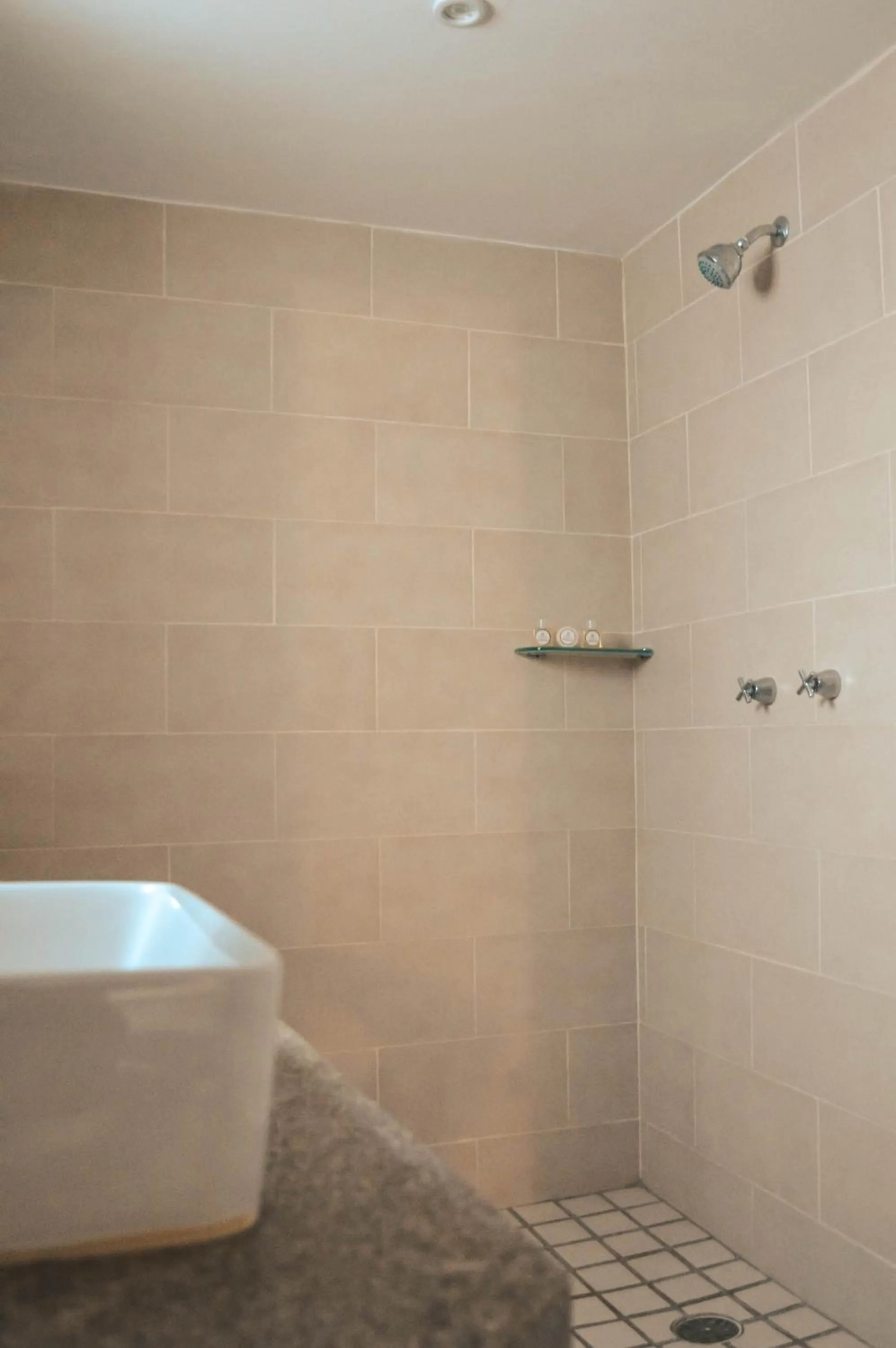 Bathroom in Hotel Latino