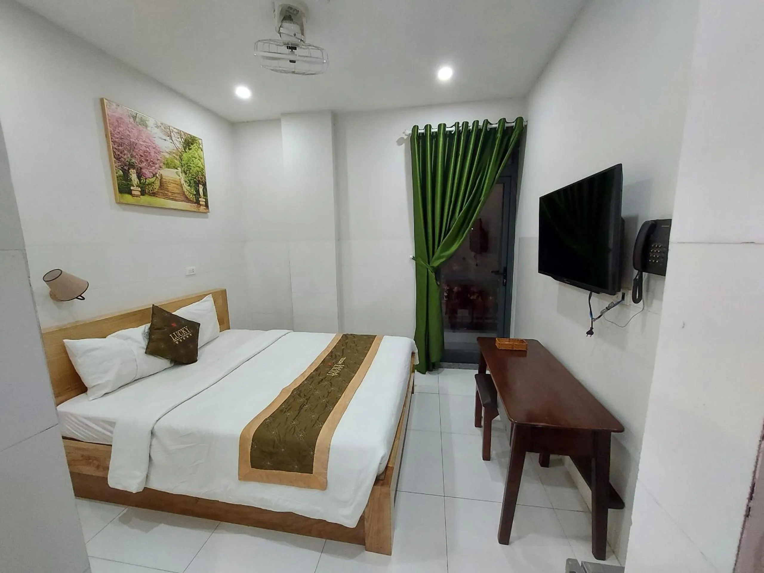 Bed in LUCKY HOTEL LIEN PHUONG