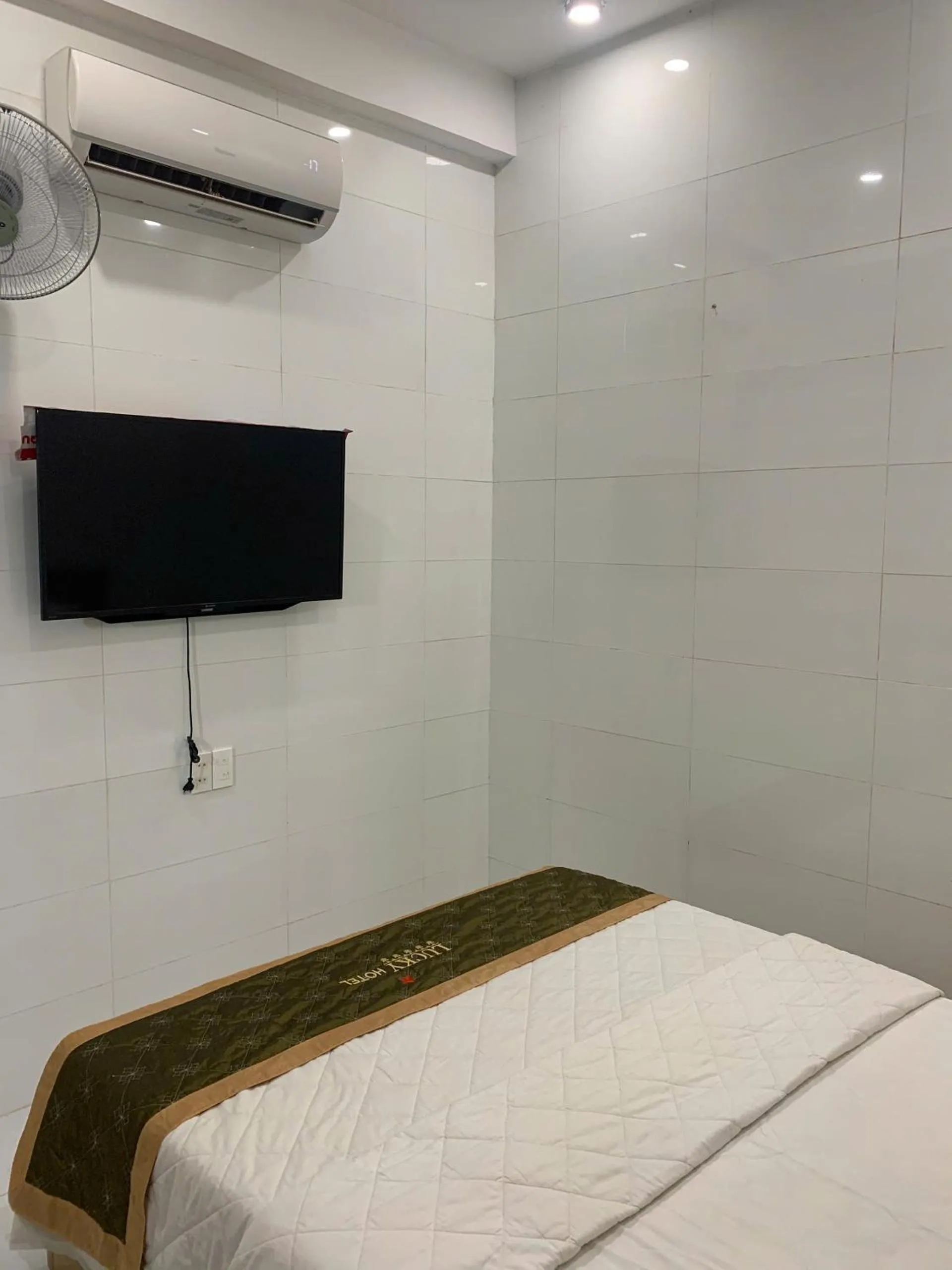 Bed in LUCKY HOTEL LIEN PHUONG