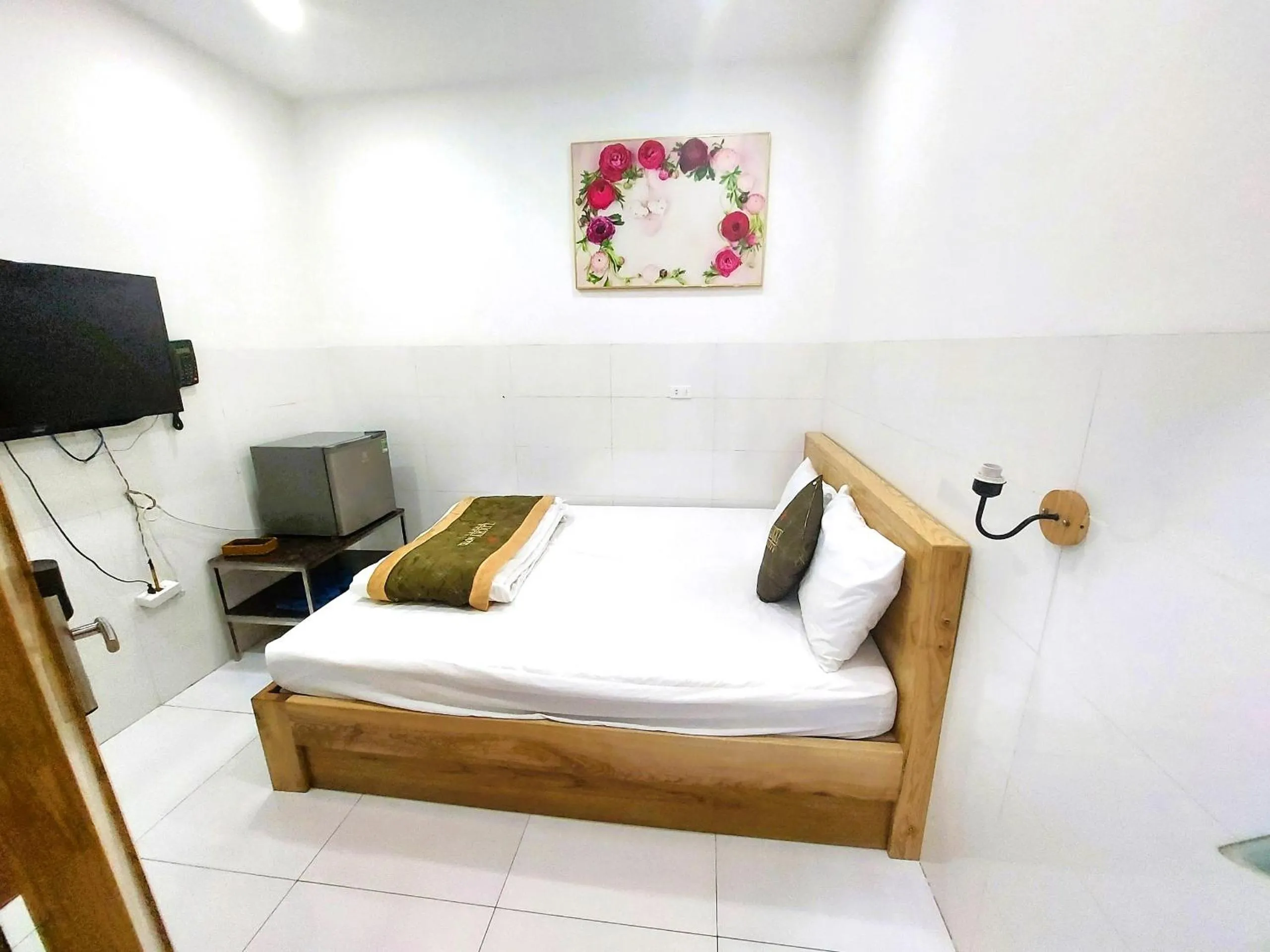 Bed in LUCKY HOTEL LIEN PHUONG