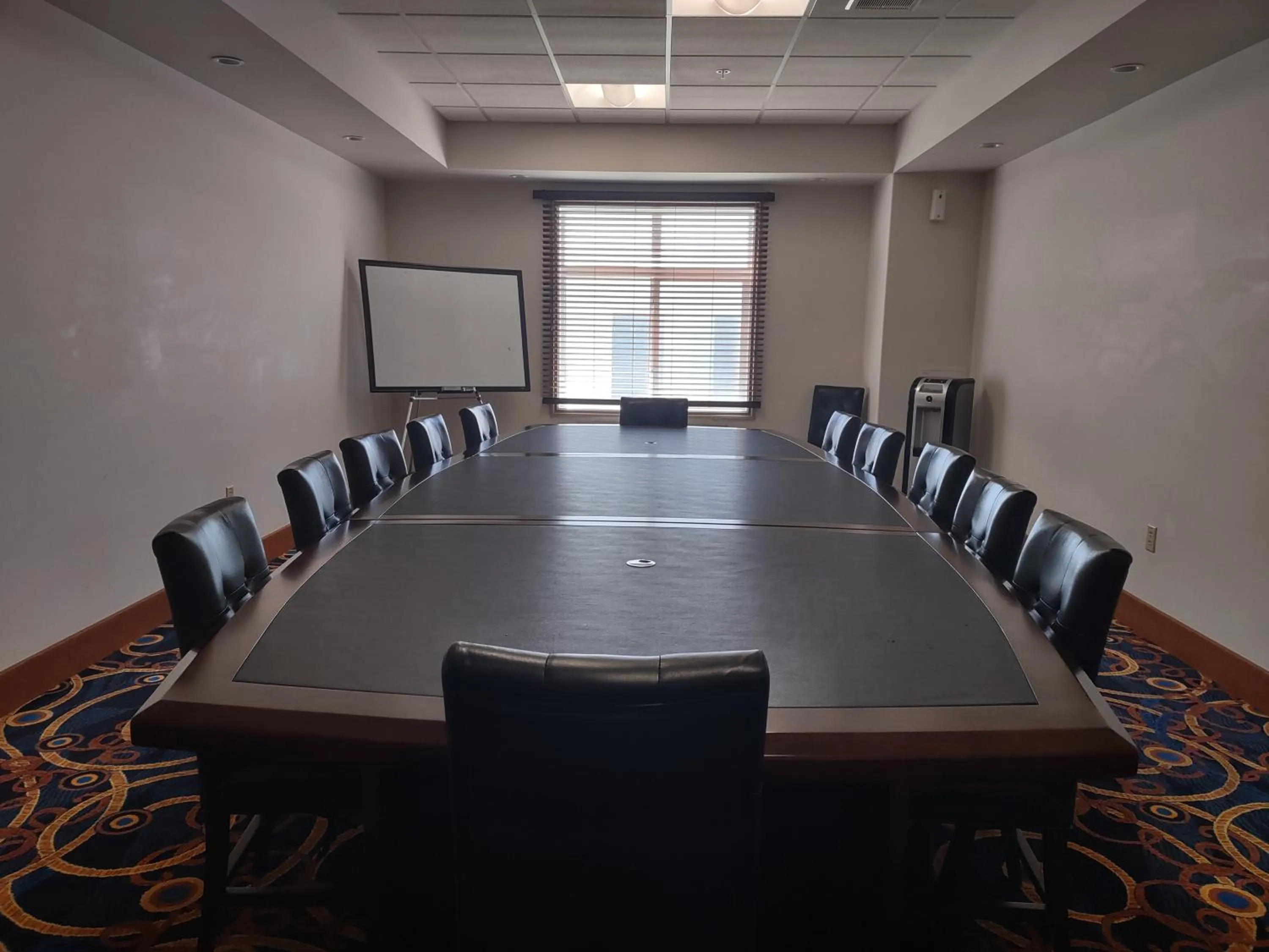 Meeting/conference room in Days Inn & Suites by Wyndham Fort Saskatchewan