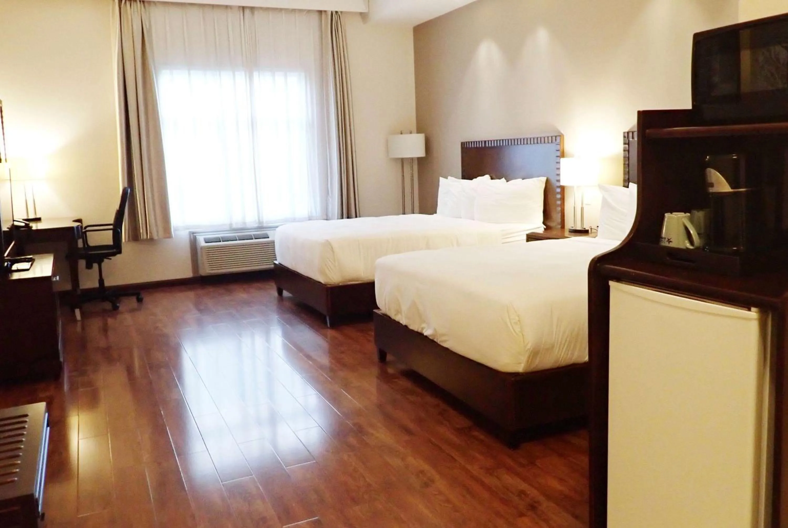 Photo of the whole room, Bed in Days Inn & Suites by Wyndham Fort Saskatchewan