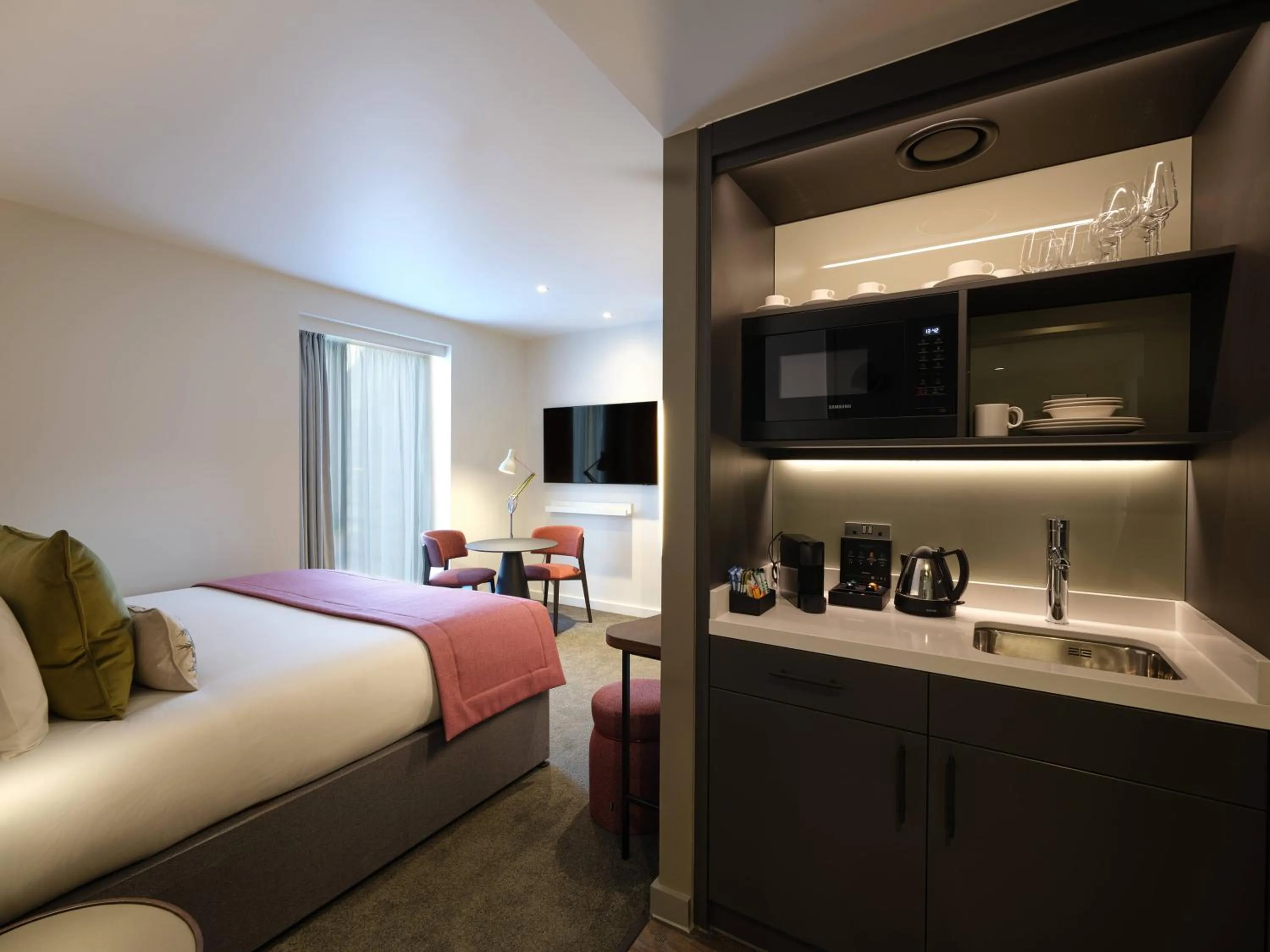 Kitchen or kitchenette, Bed in The Resident Edinburgh