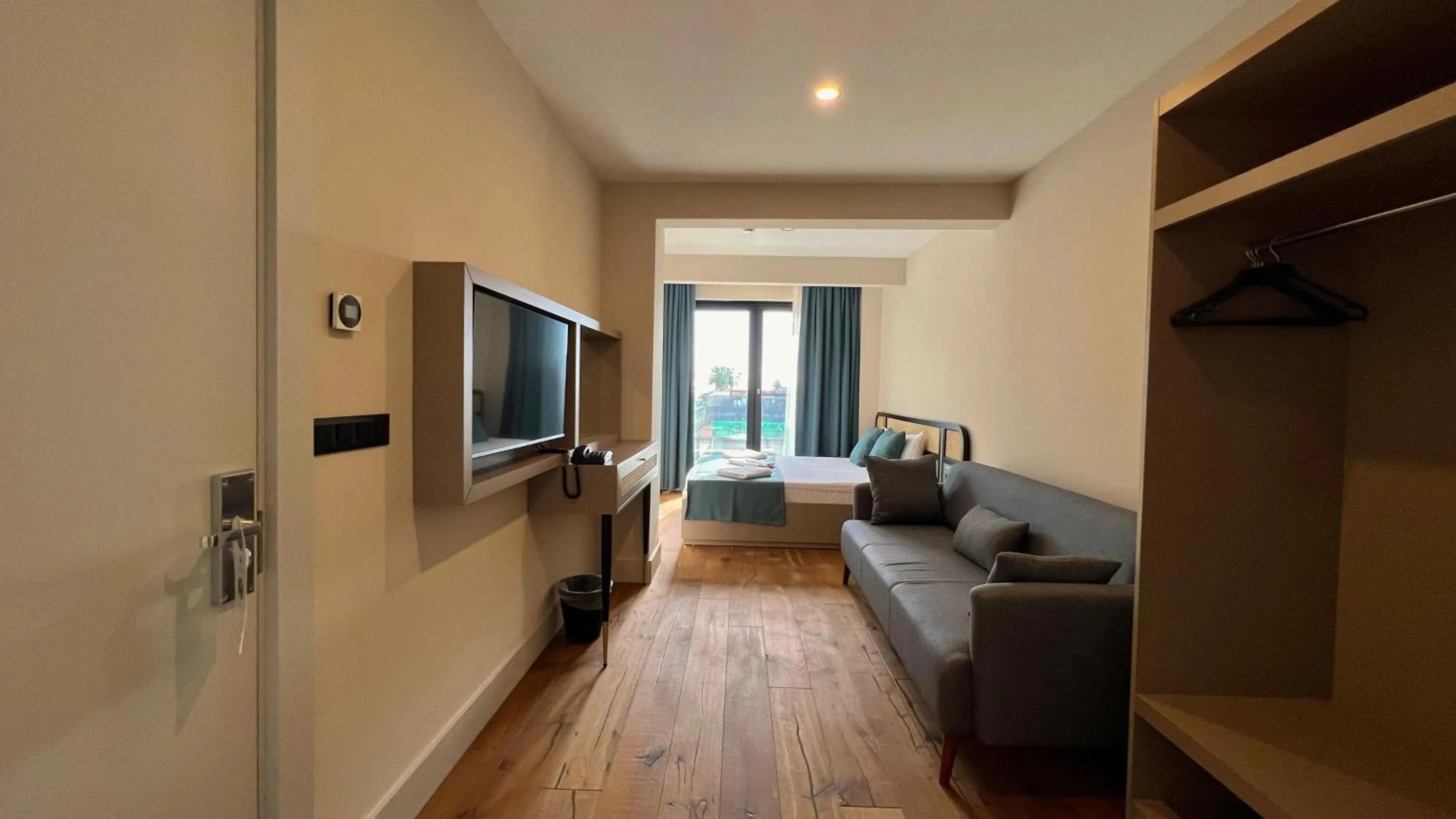 Communal lounge/ TV room in Coastline