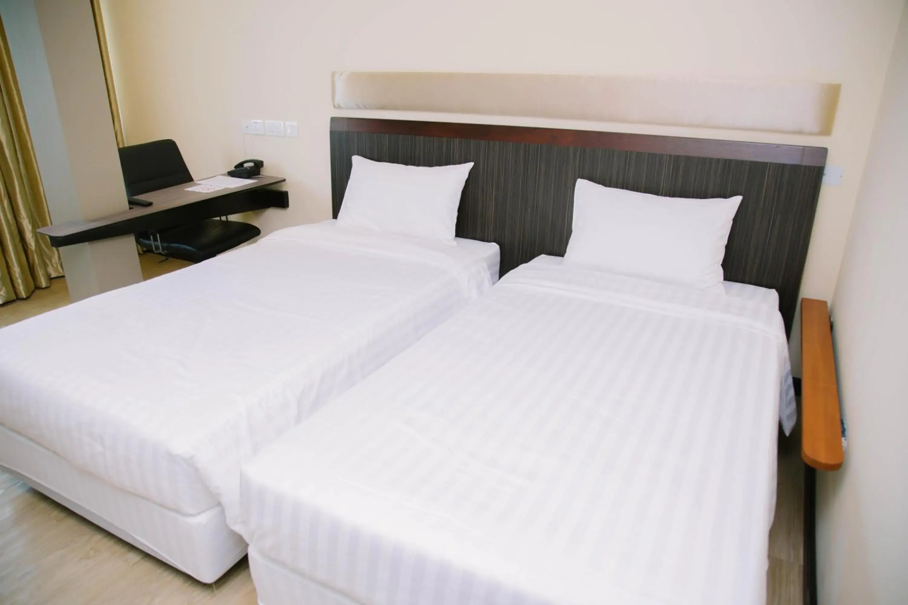 Superior Double or Twin Room in The Capital Residence Suites Superior Double or Twin Room in The Capital Residence Suites