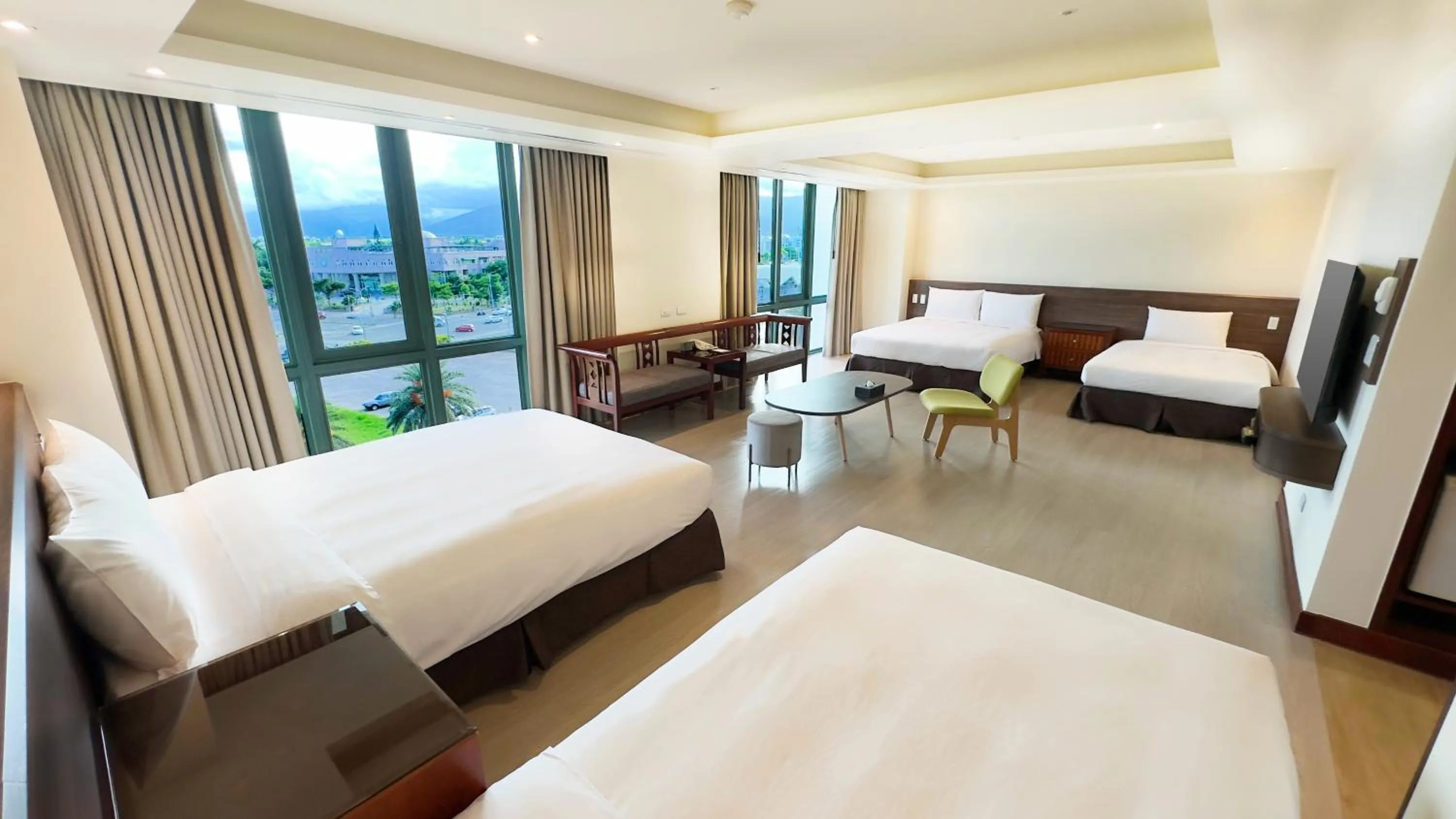 Photo of the whole room, Bed in Formosan Naruwan Hotel