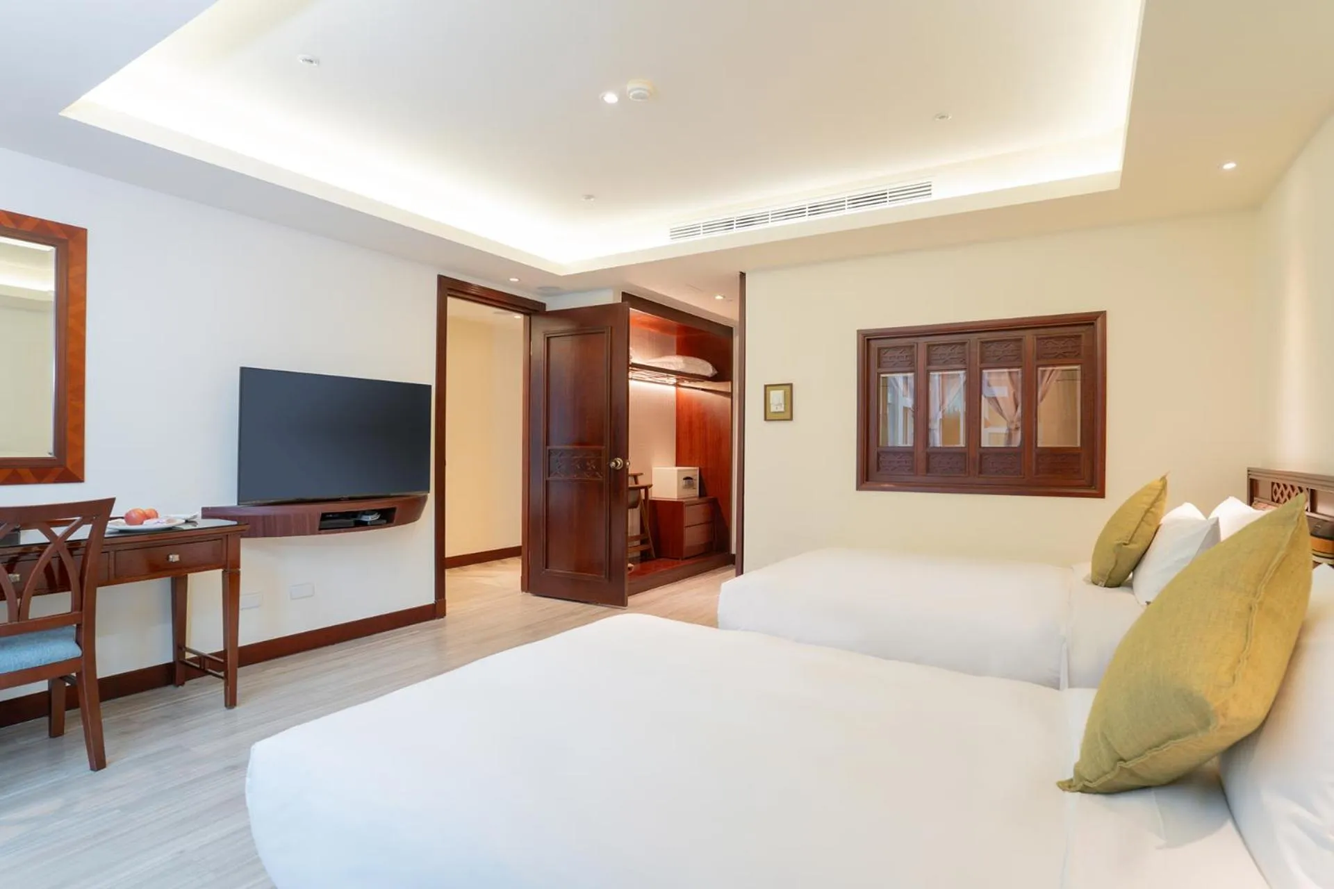 Photo of the whole room, Bed in Formosan Naruwan Hotel