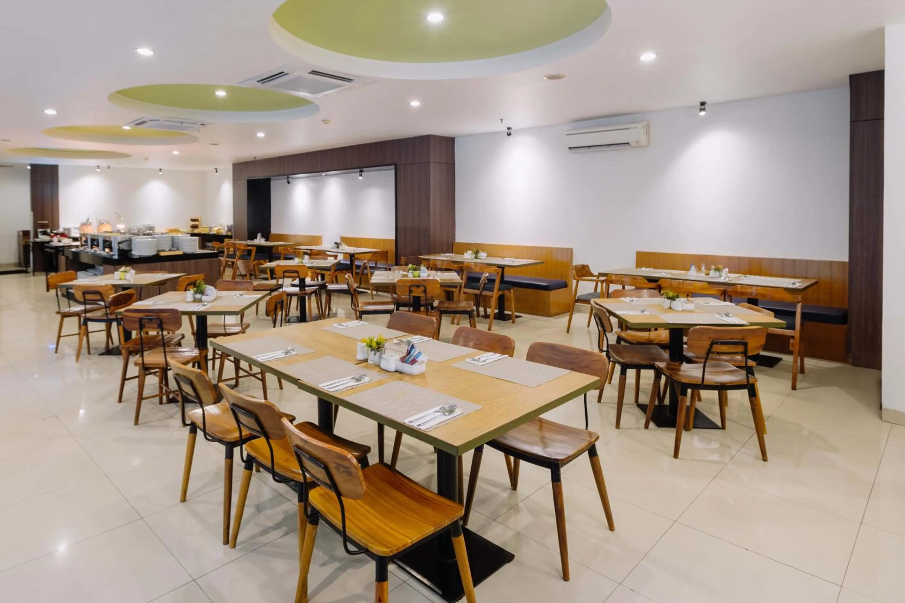 Restaurant/places to eat in favehotel Hyper Square