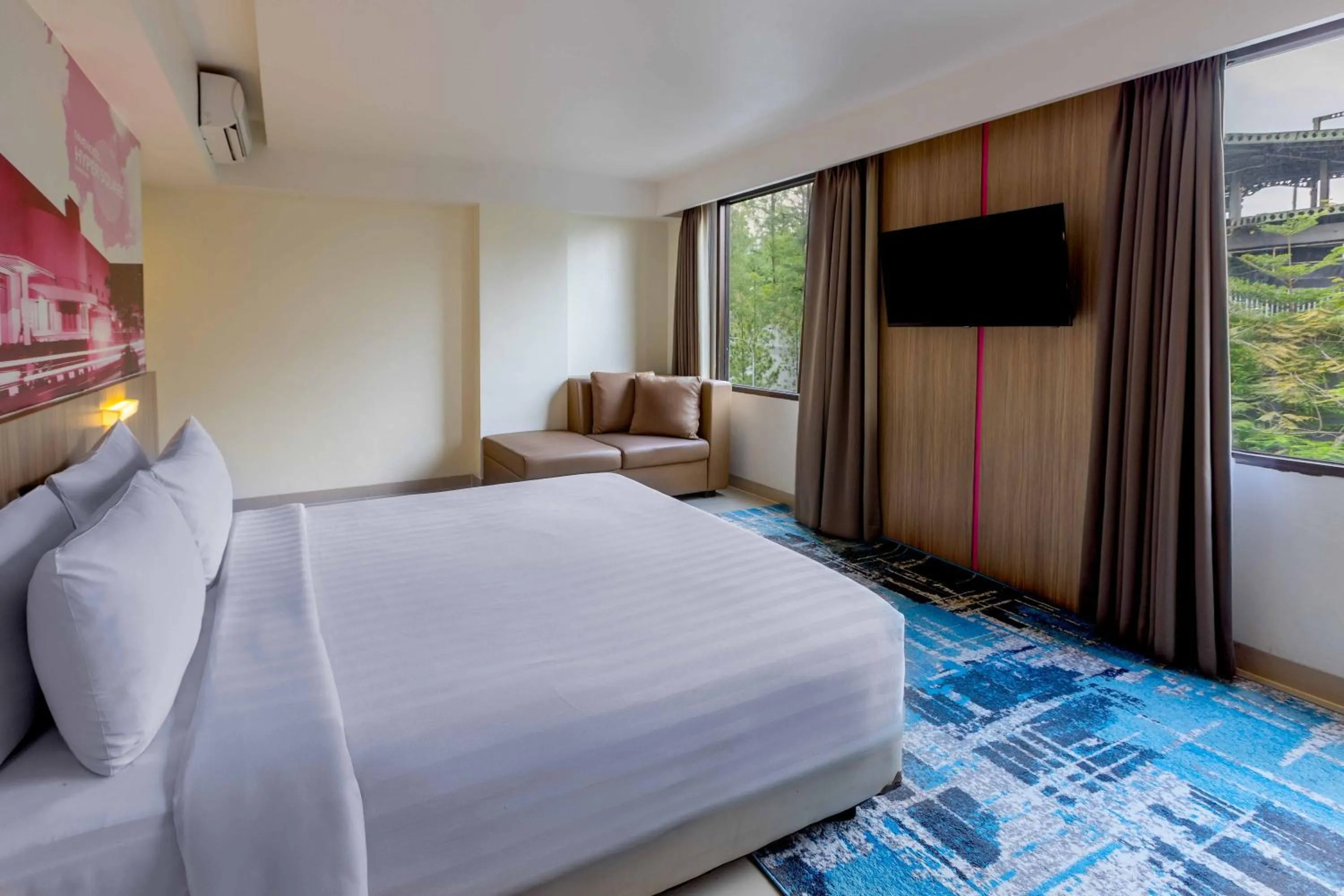 Bedroom, Bed in favehotel Hyper Square