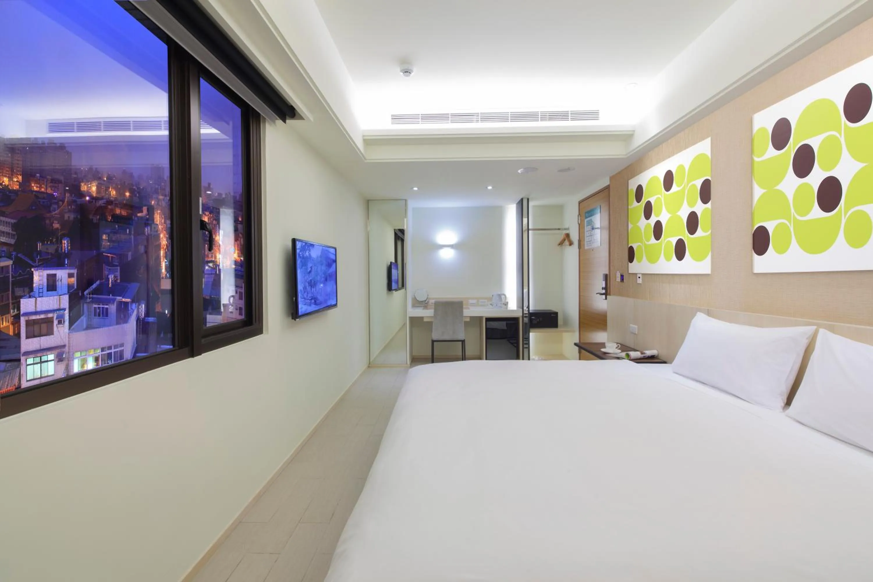 Photo of the whole room, Bed in Hotel MU