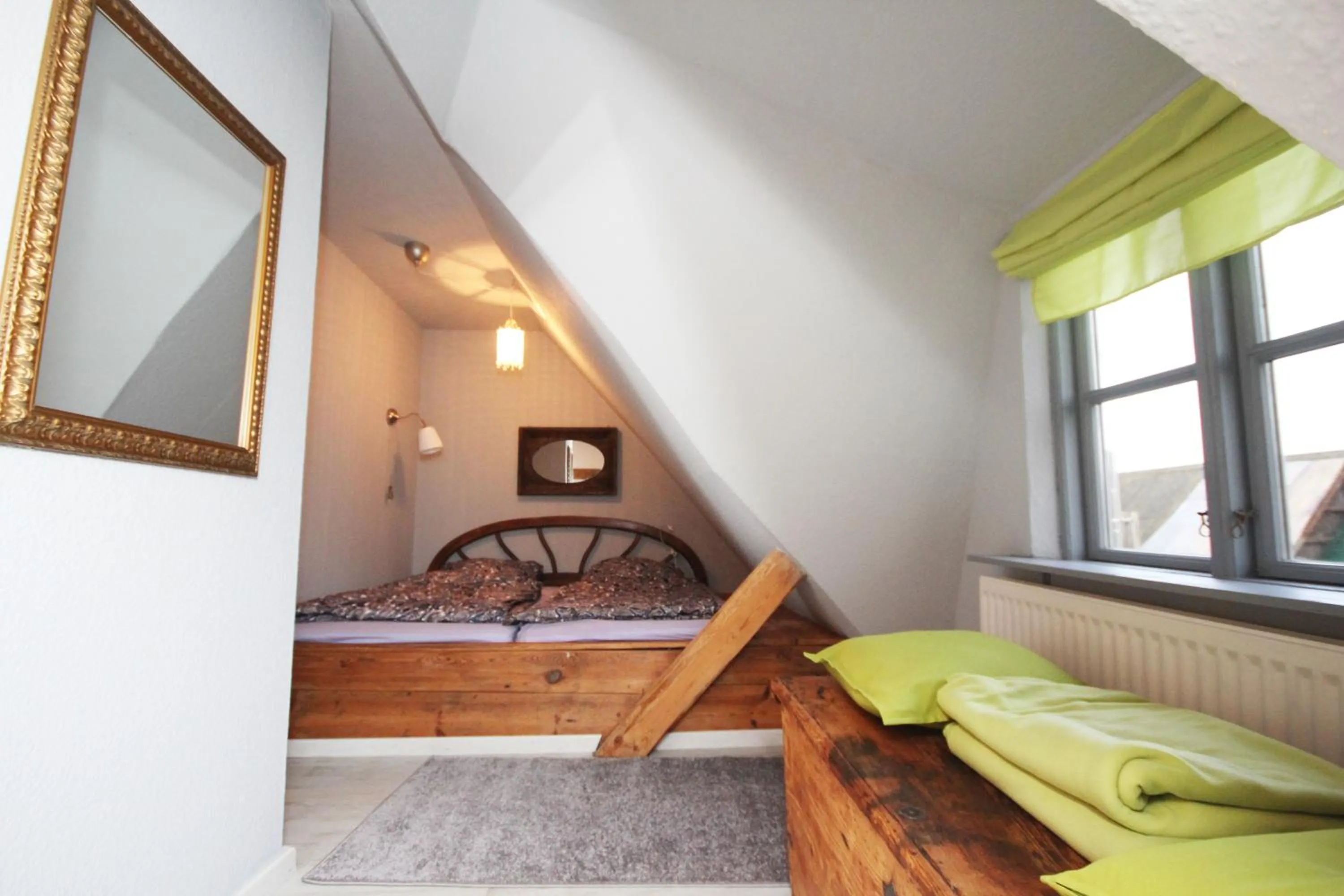 Bed in Wohnungen unter Reet