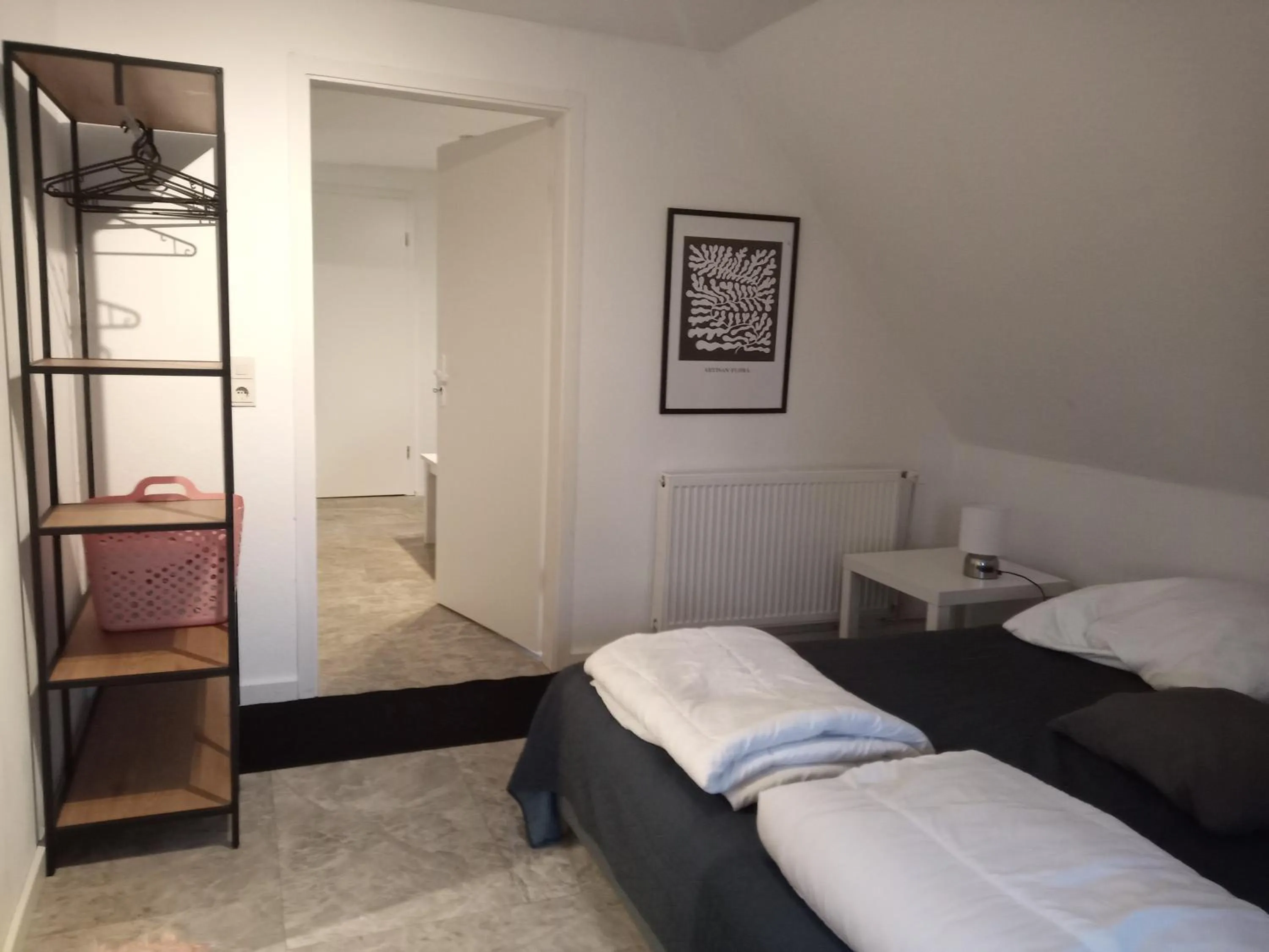 Bedroom, Bed in Wohnungen unter Reet