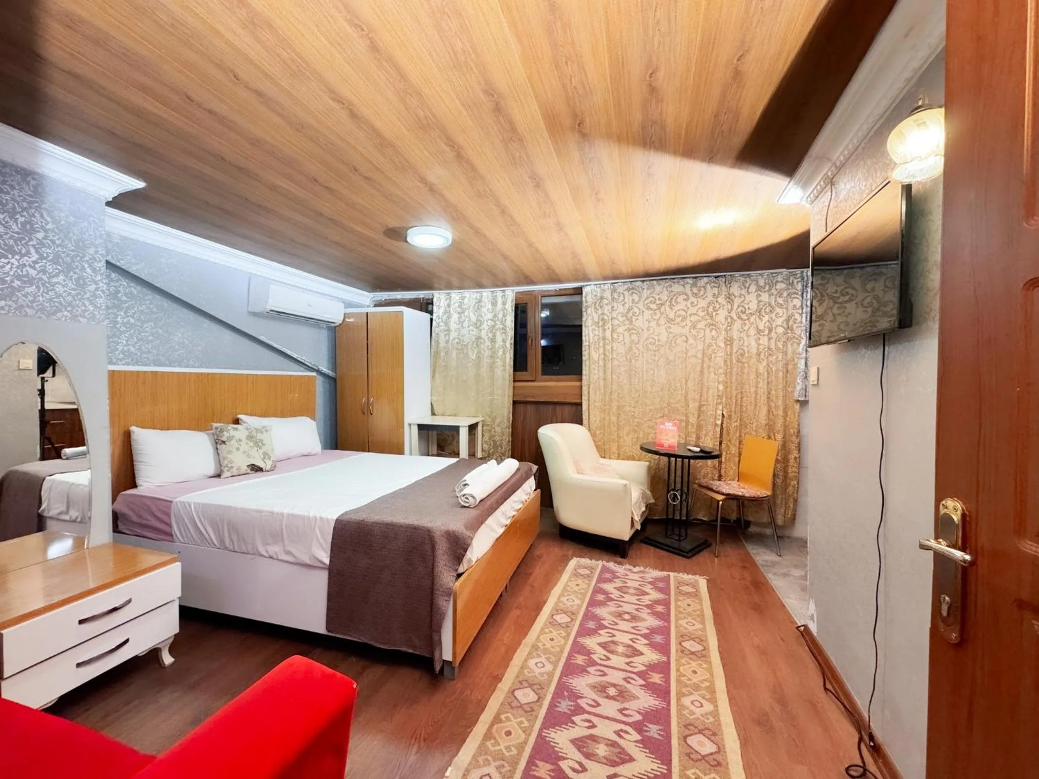 Bedroom, Bed in The New Season Apart