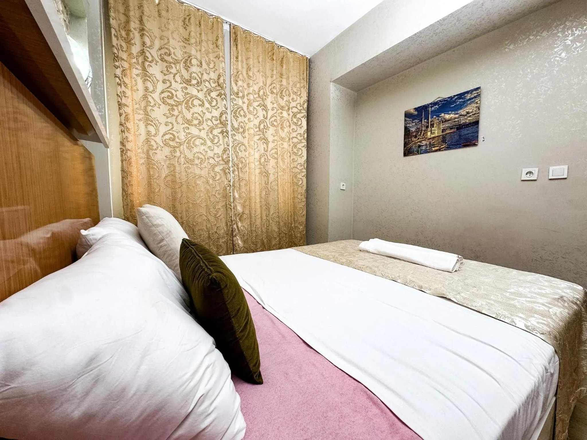 Bedroom, Bed in The New Season Apart