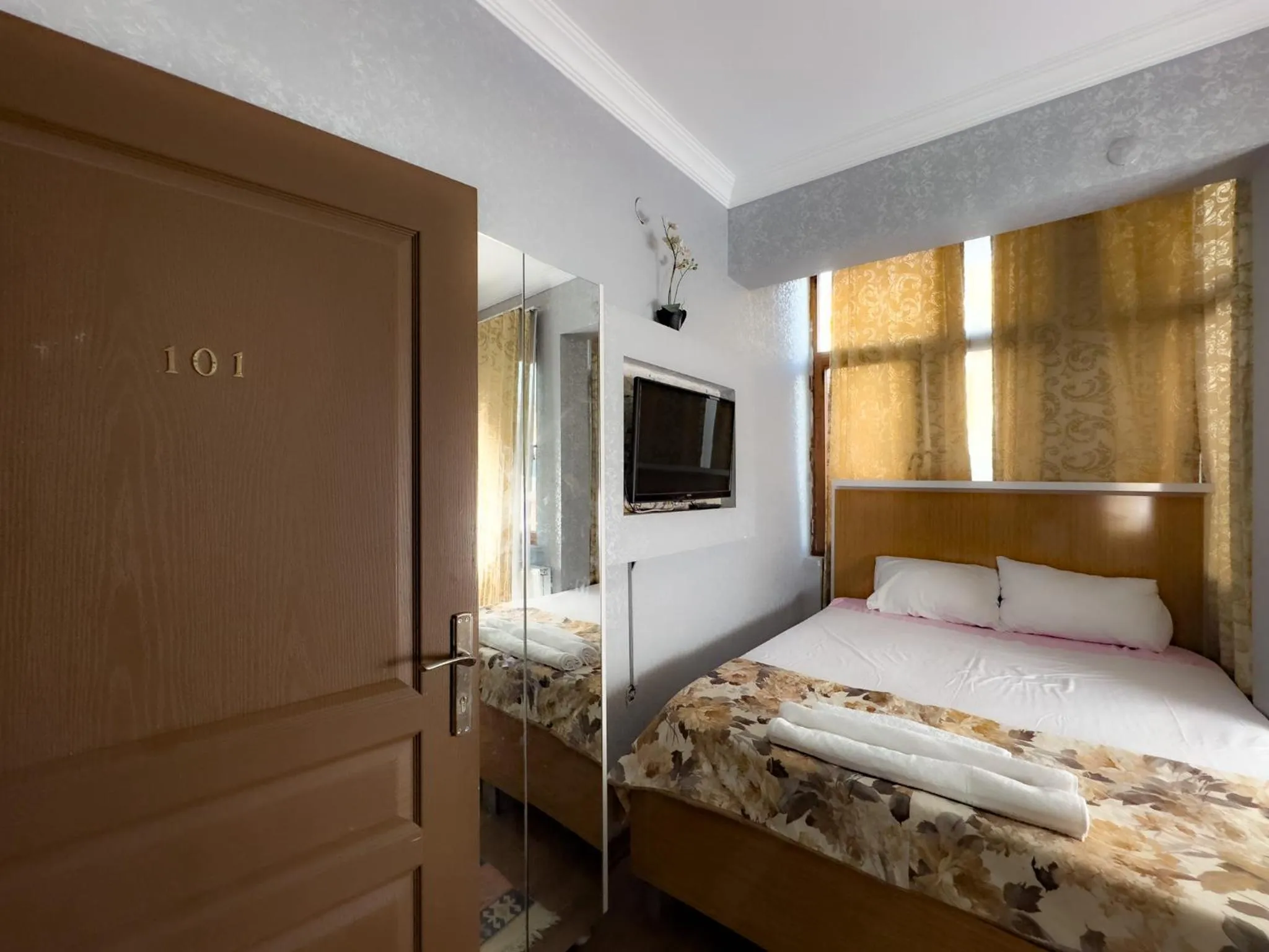 Bed in The New Season Apart