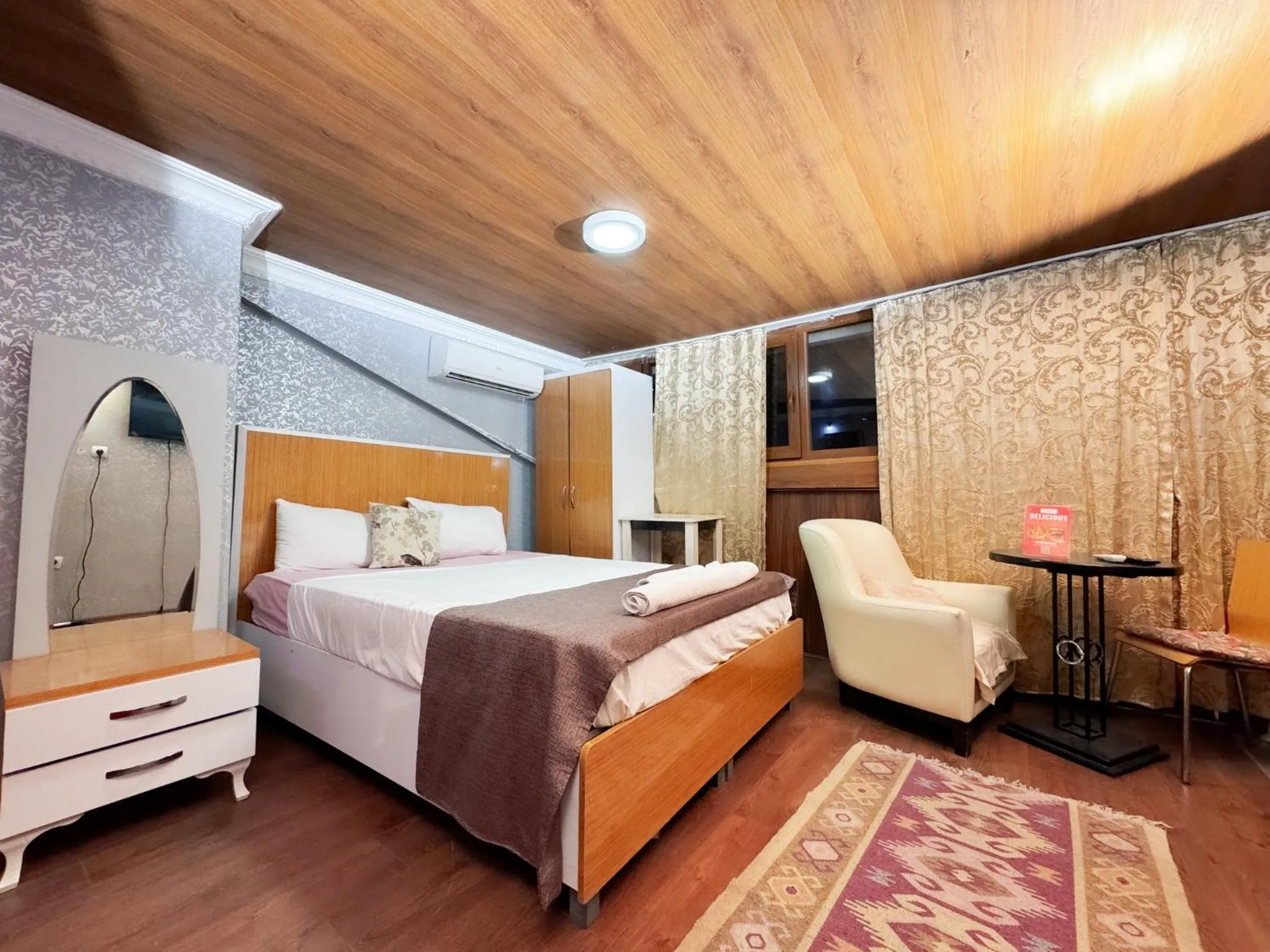 Bedroom, Bed in The New Season Apart