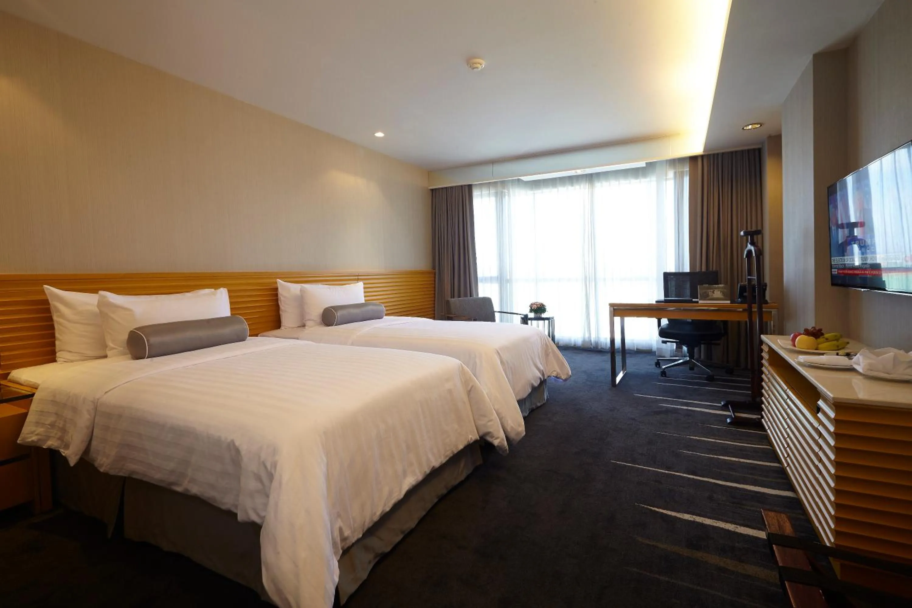 Bedroom, Bed in Lao Plaza Hotel