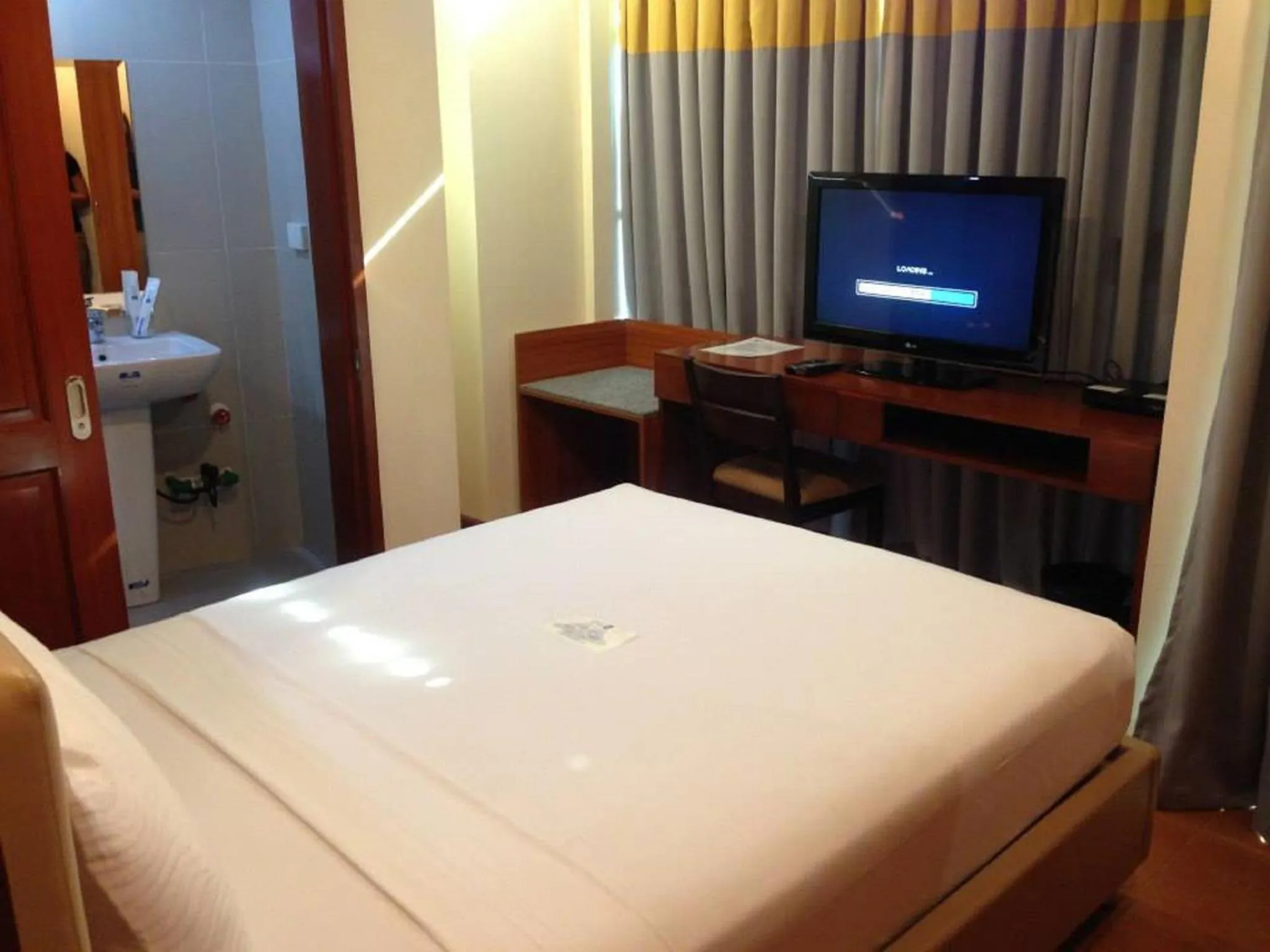 Photo of the whole room, Bed in The Well Hotel