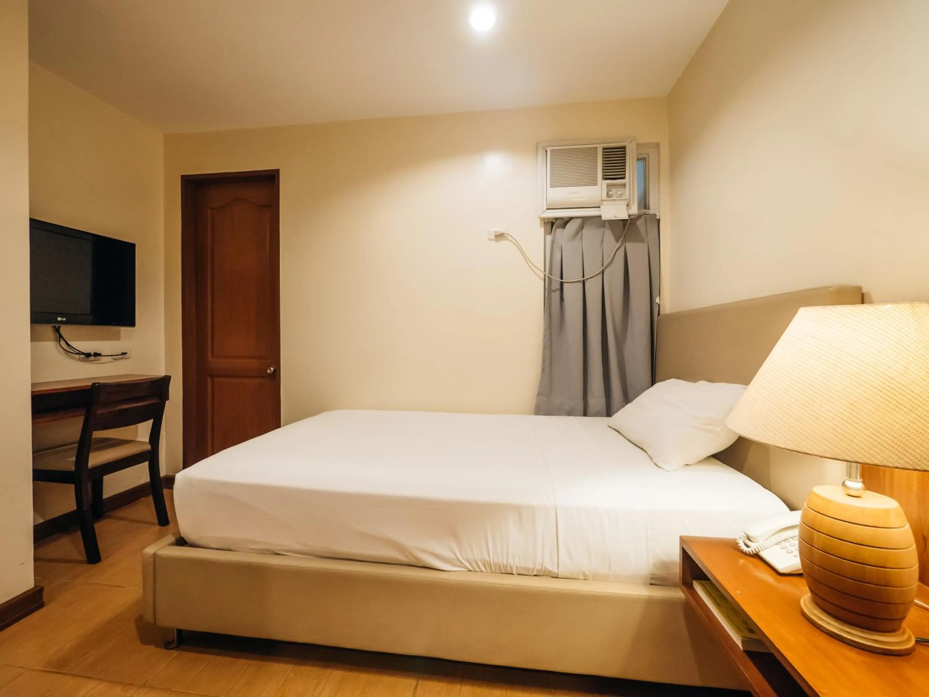 Bed in The Well Hotel