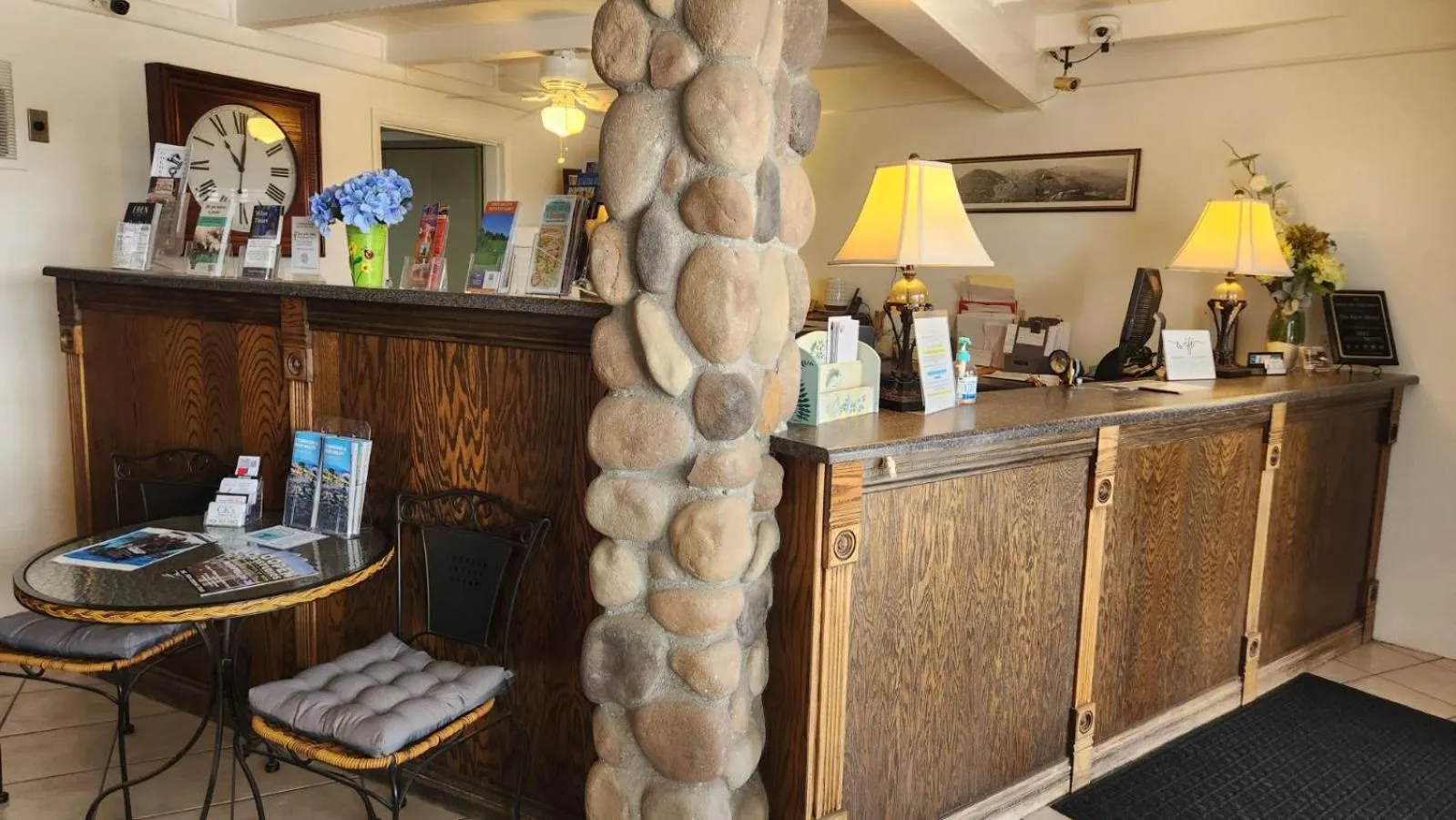 Lobby or reception in The View Motel