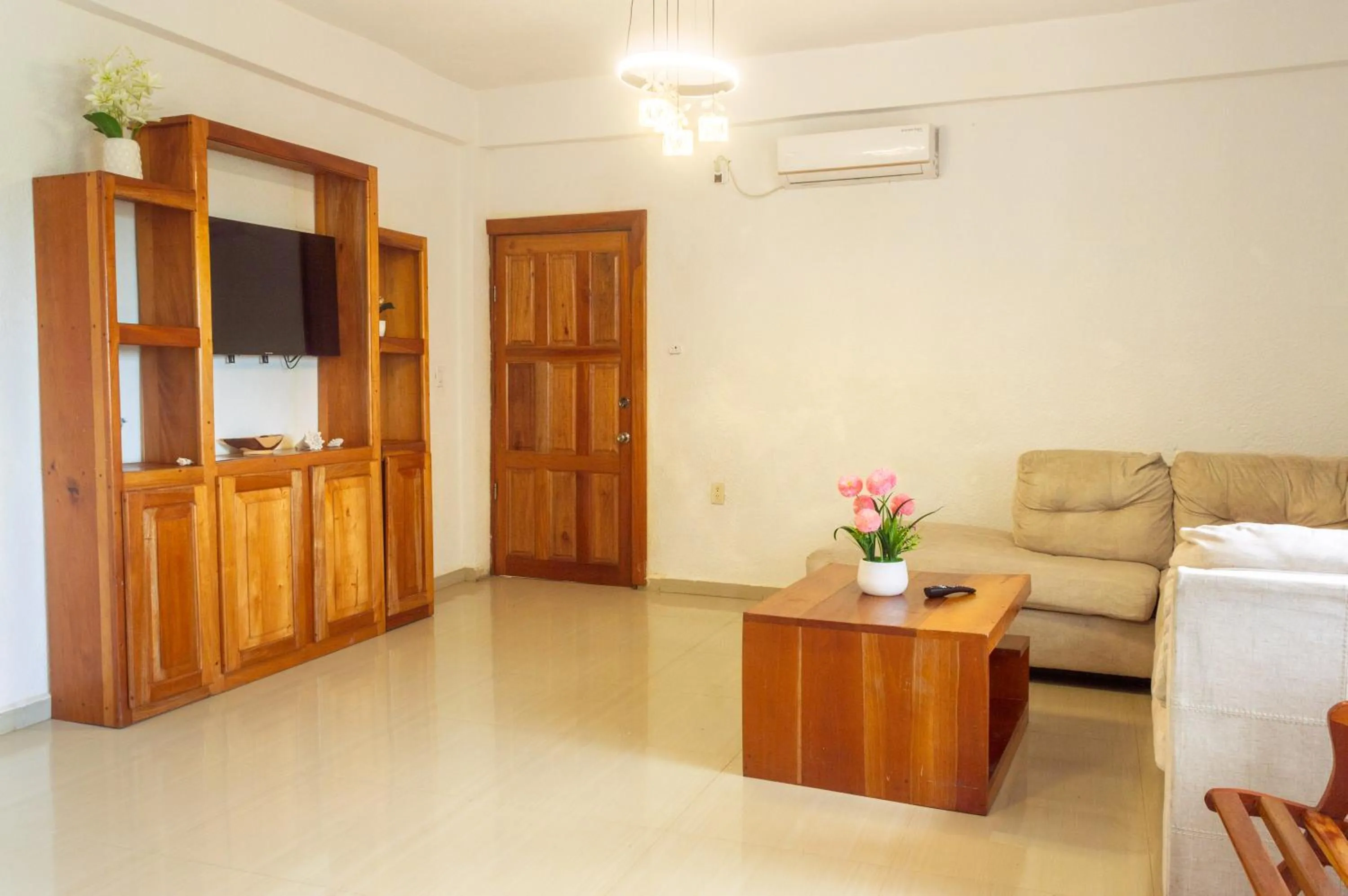 Living room, Bed in Tropical Palace Hotel
