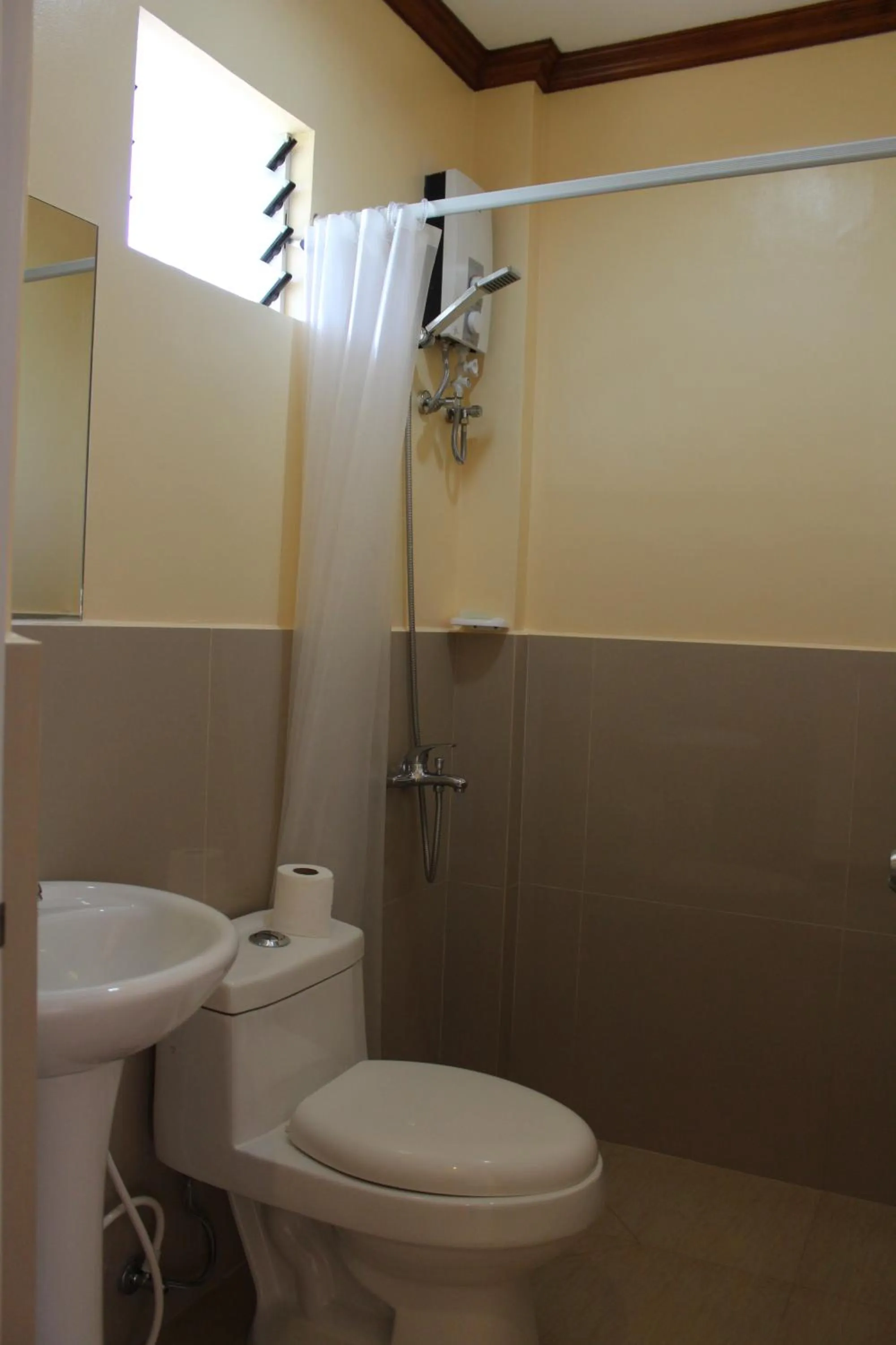 Bathroom in Malapascua Starlight Resort