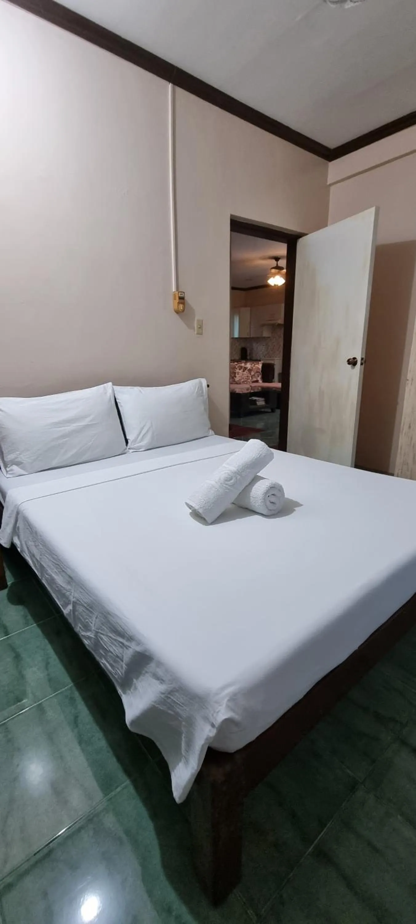 Bed in Malapascua Starlight Resort