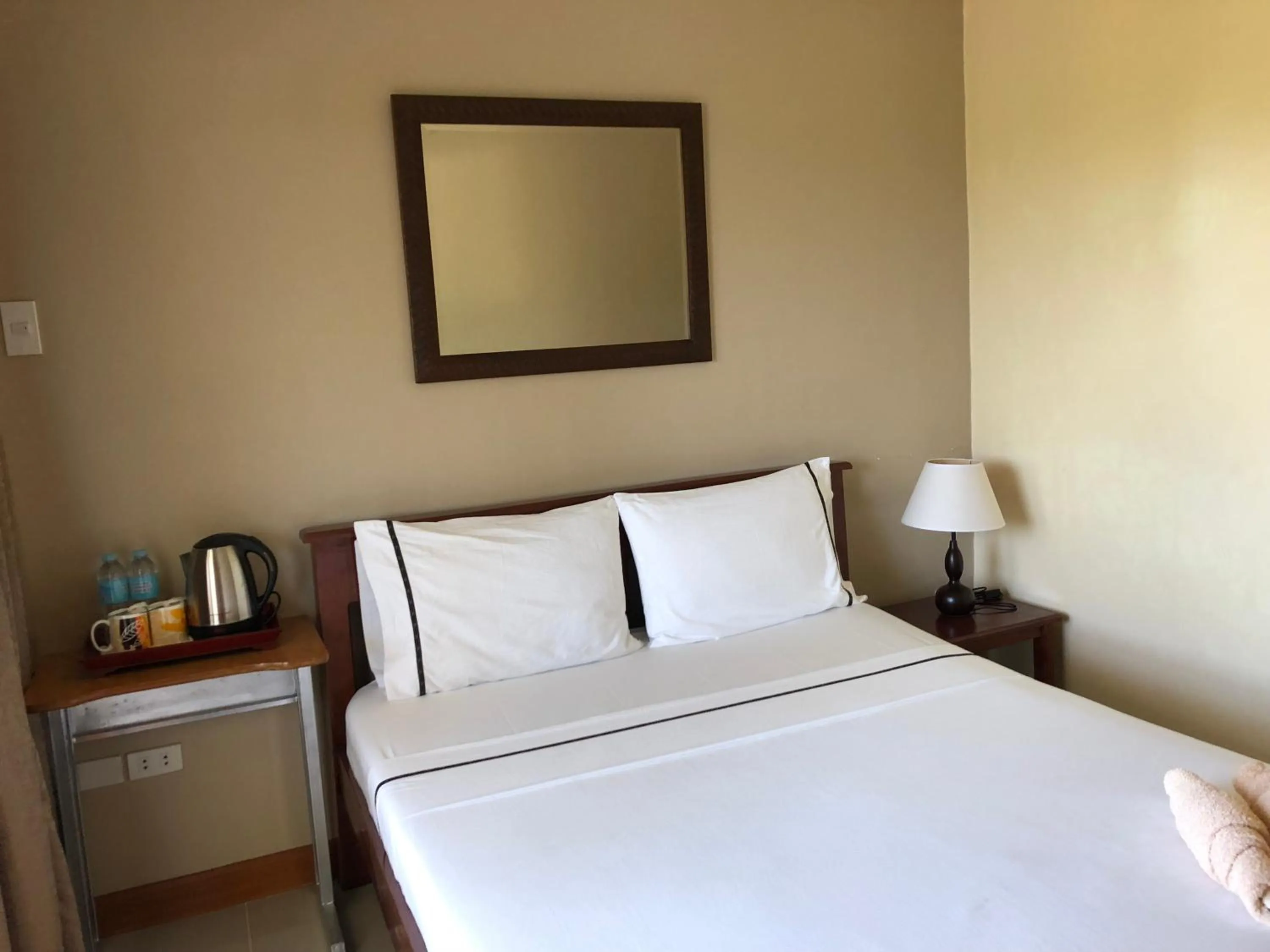 Bedroom, Bed in Malapascua Starlight Resort