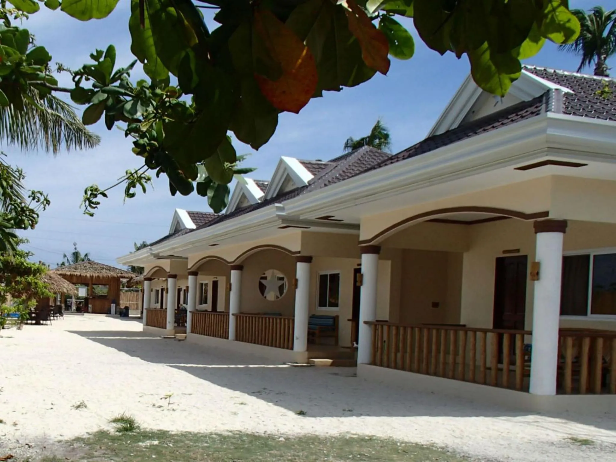 Facade/entrance in Malapascua Starlight Resort