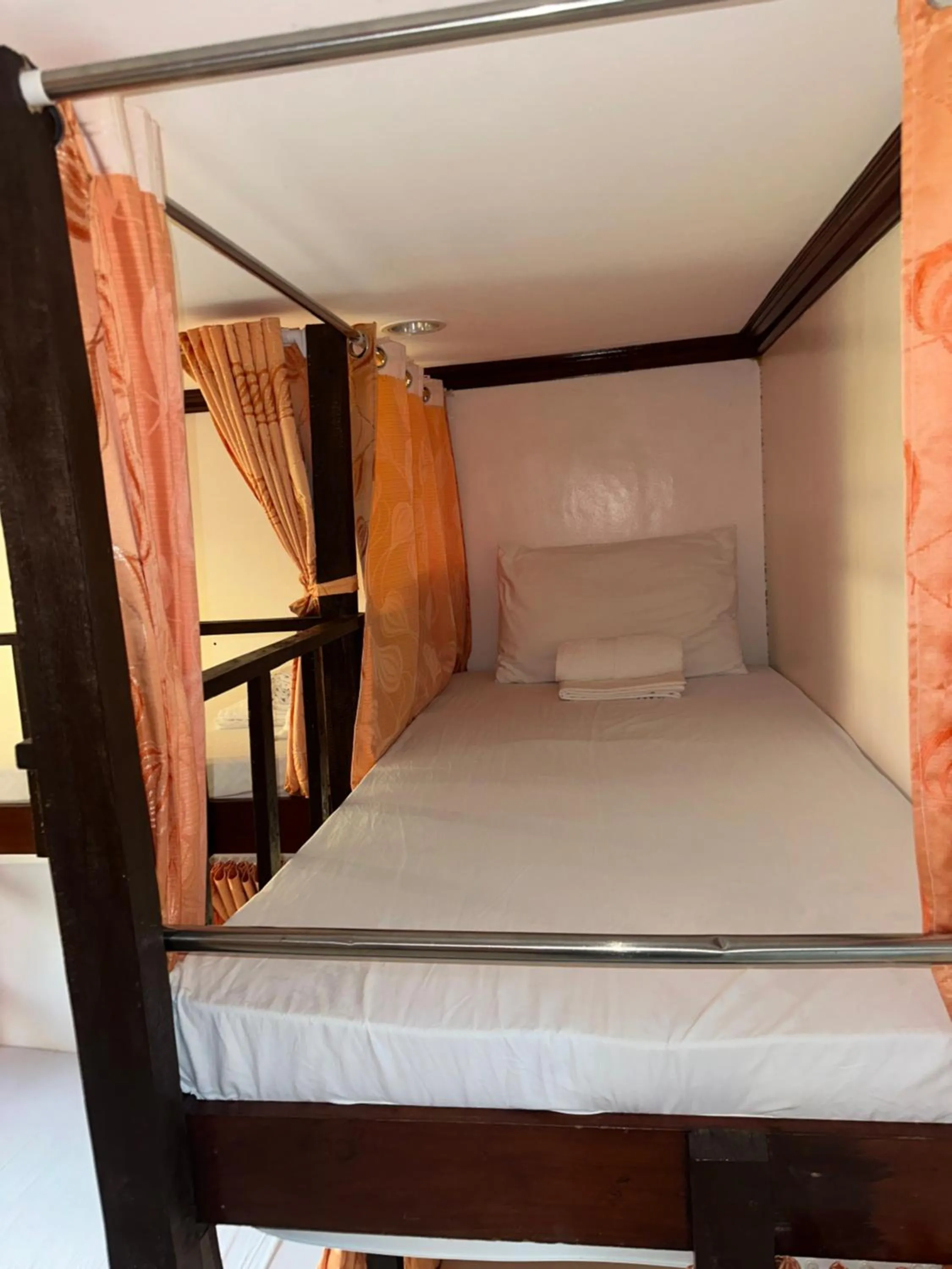 bunk bed, Bed in Malapascua Starlight Resort