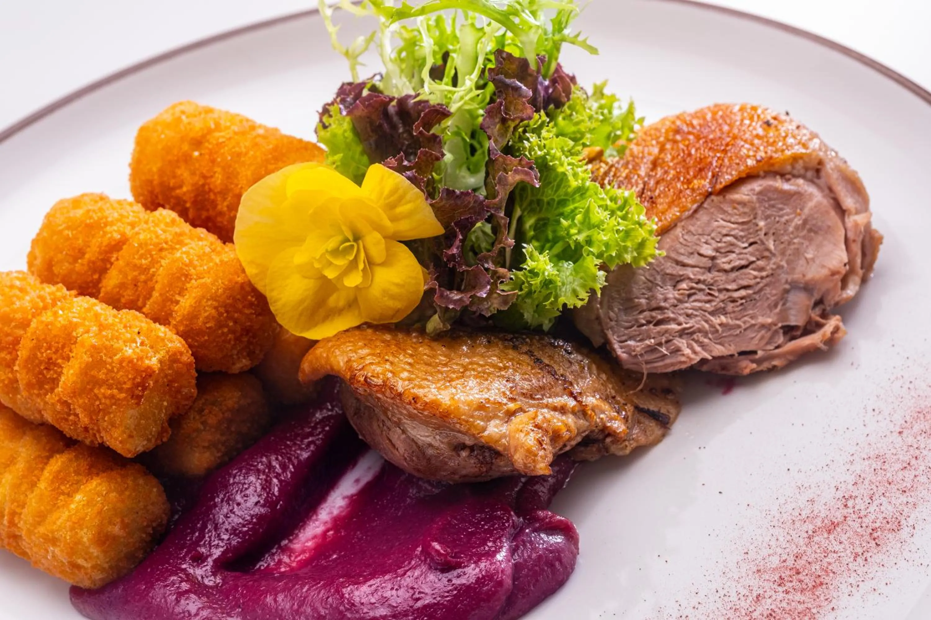 Food and drinks in Hotel Golden Eagle