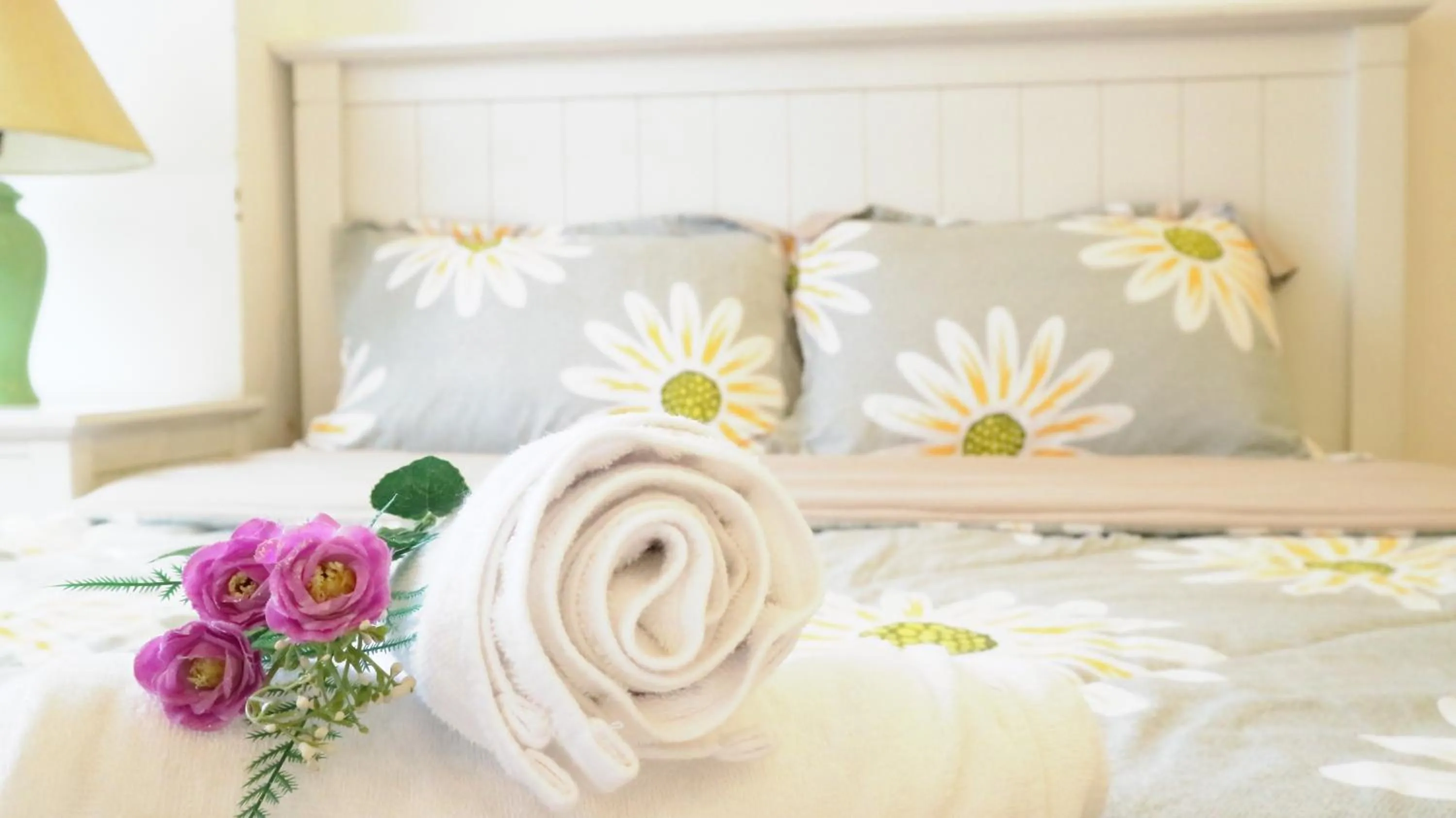 Bed in Smiley Apartment 3