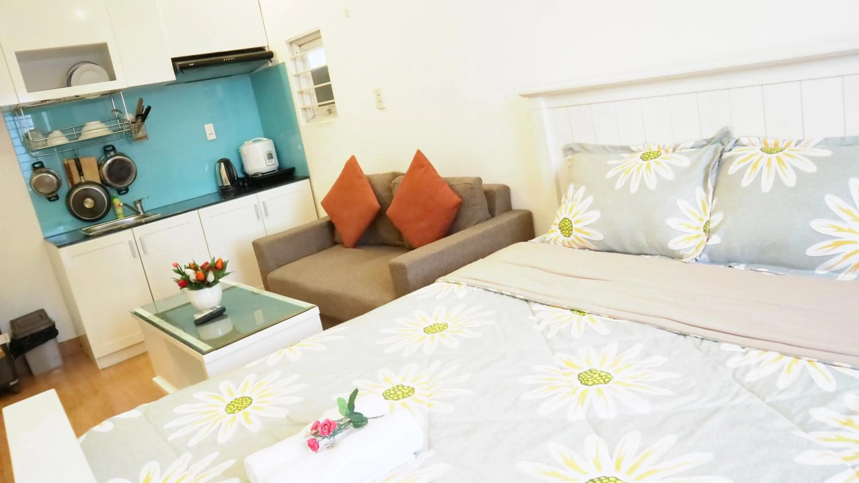 Bed in Smiley Apartment 3