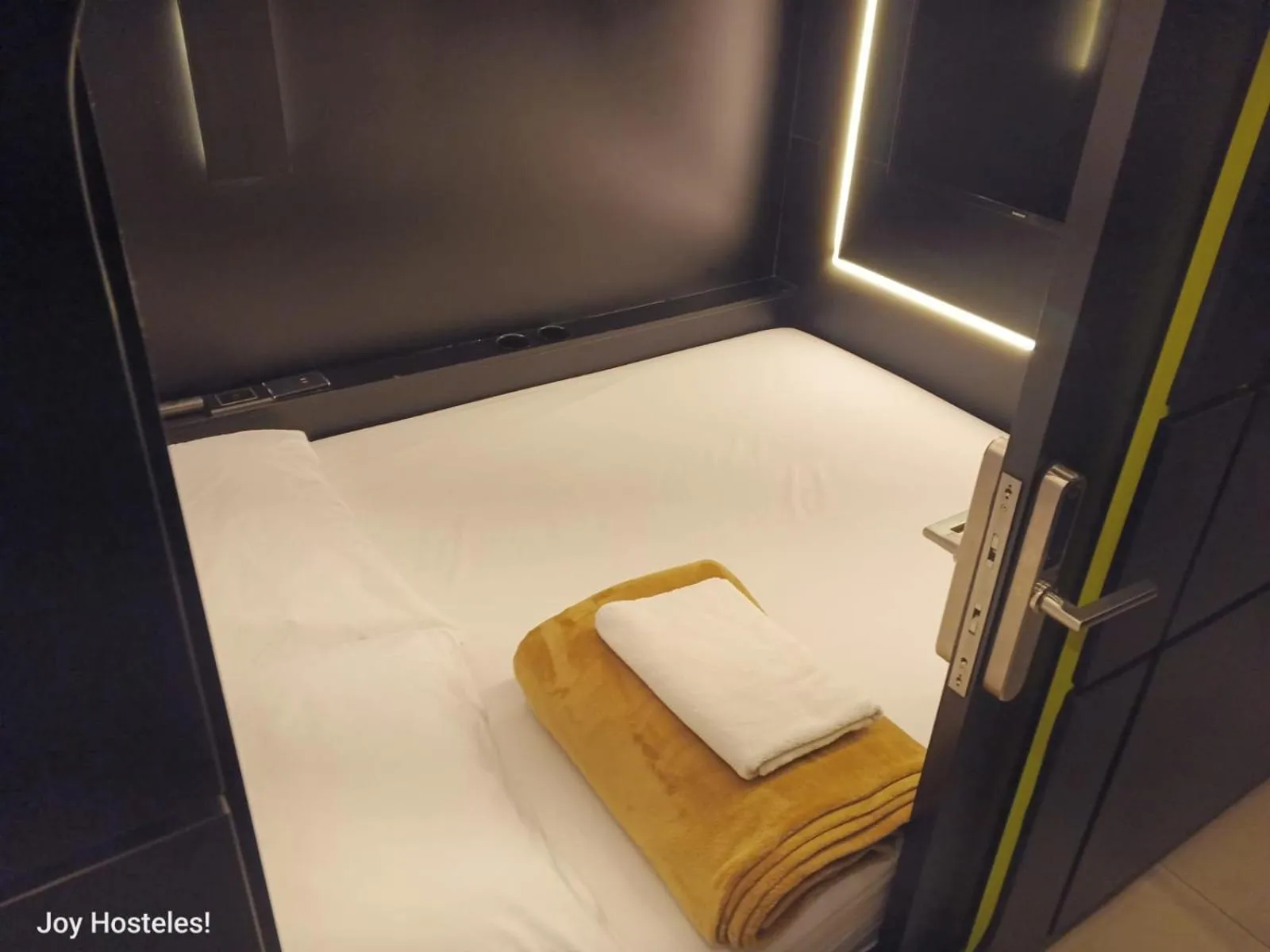 Double Room with Shared Bathroom - single occupancy in Hostel Joy Calle 85