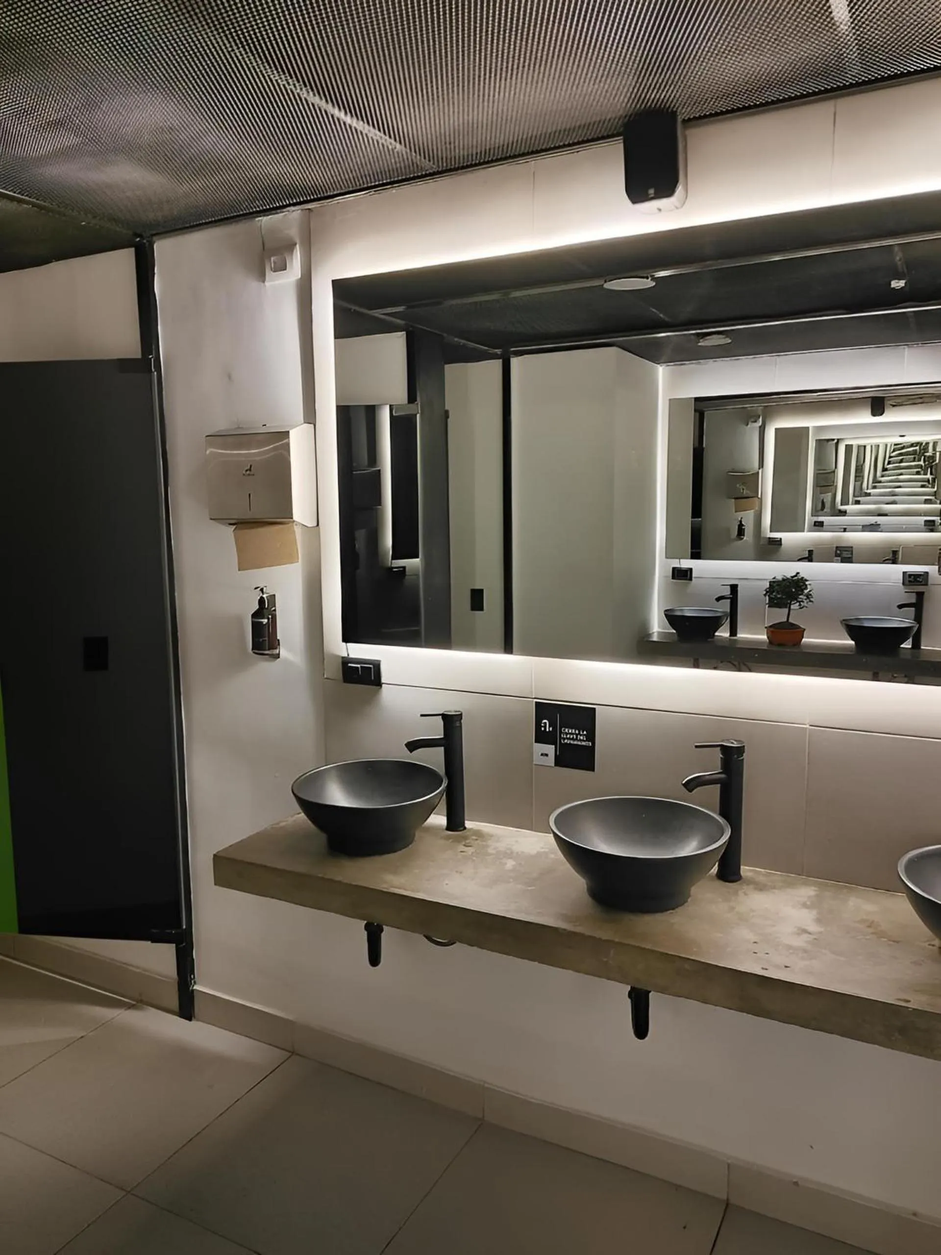 Bathroom in Hostel Joy Calle 85