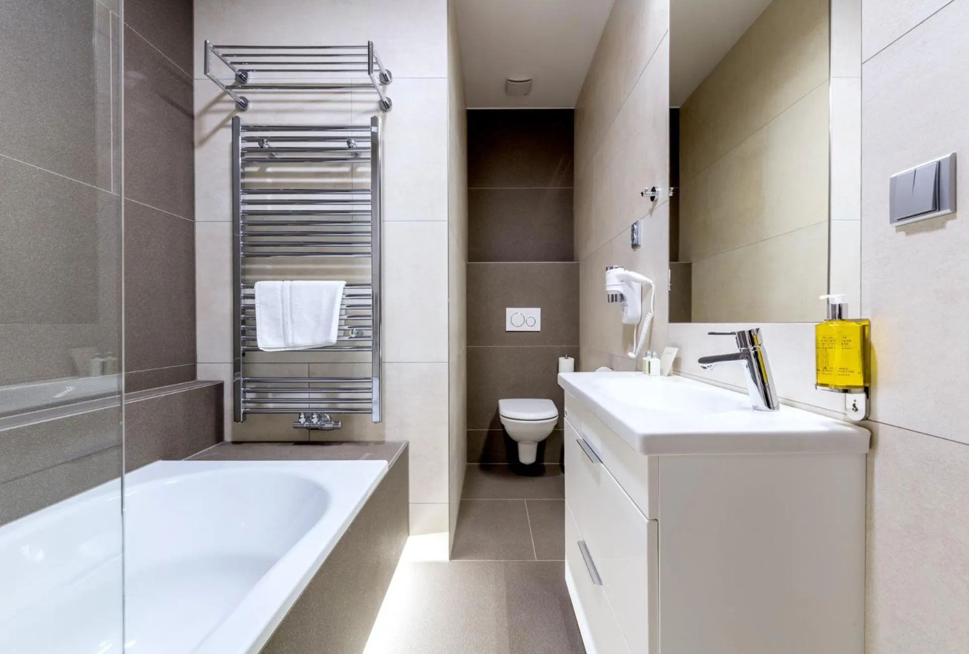 Hot Tub in HOTEL PECR WELL