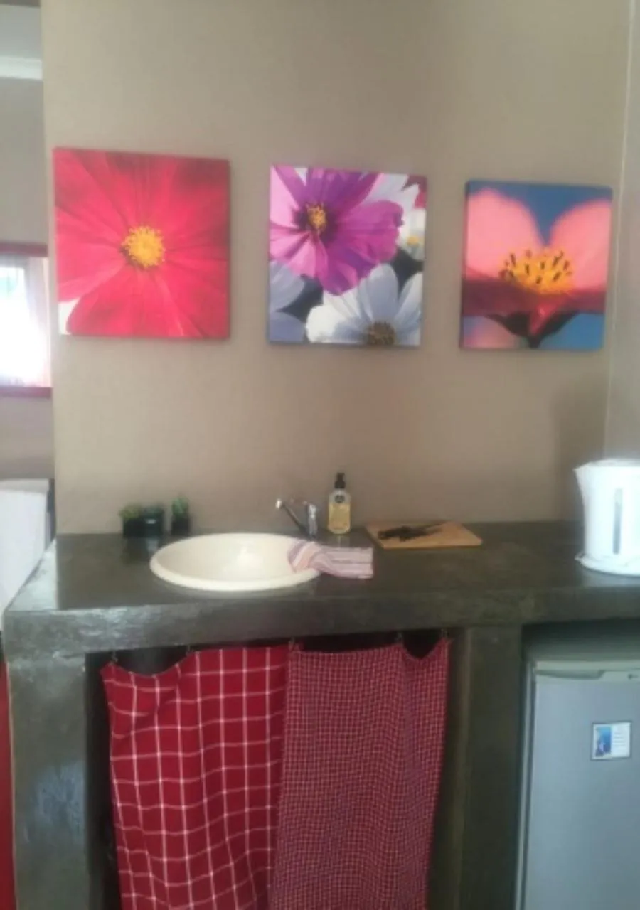 Coffee/tea facilities in 278 on Main