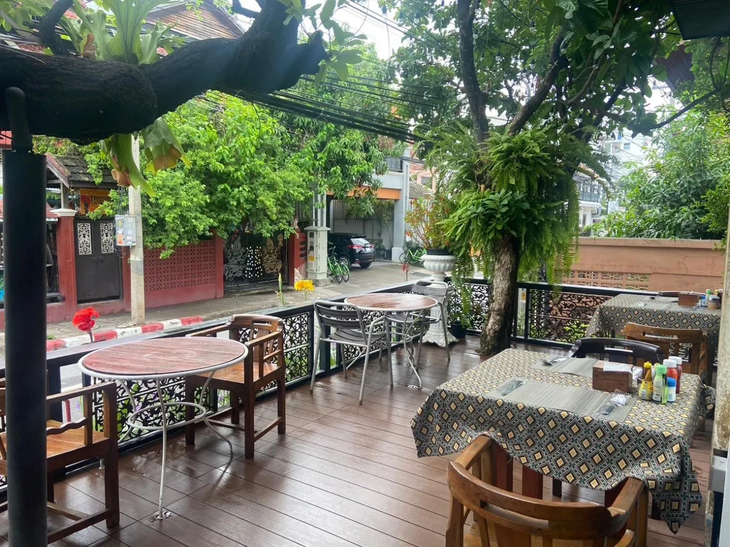 Dining area in Baan Huenphen Boutique Hotel