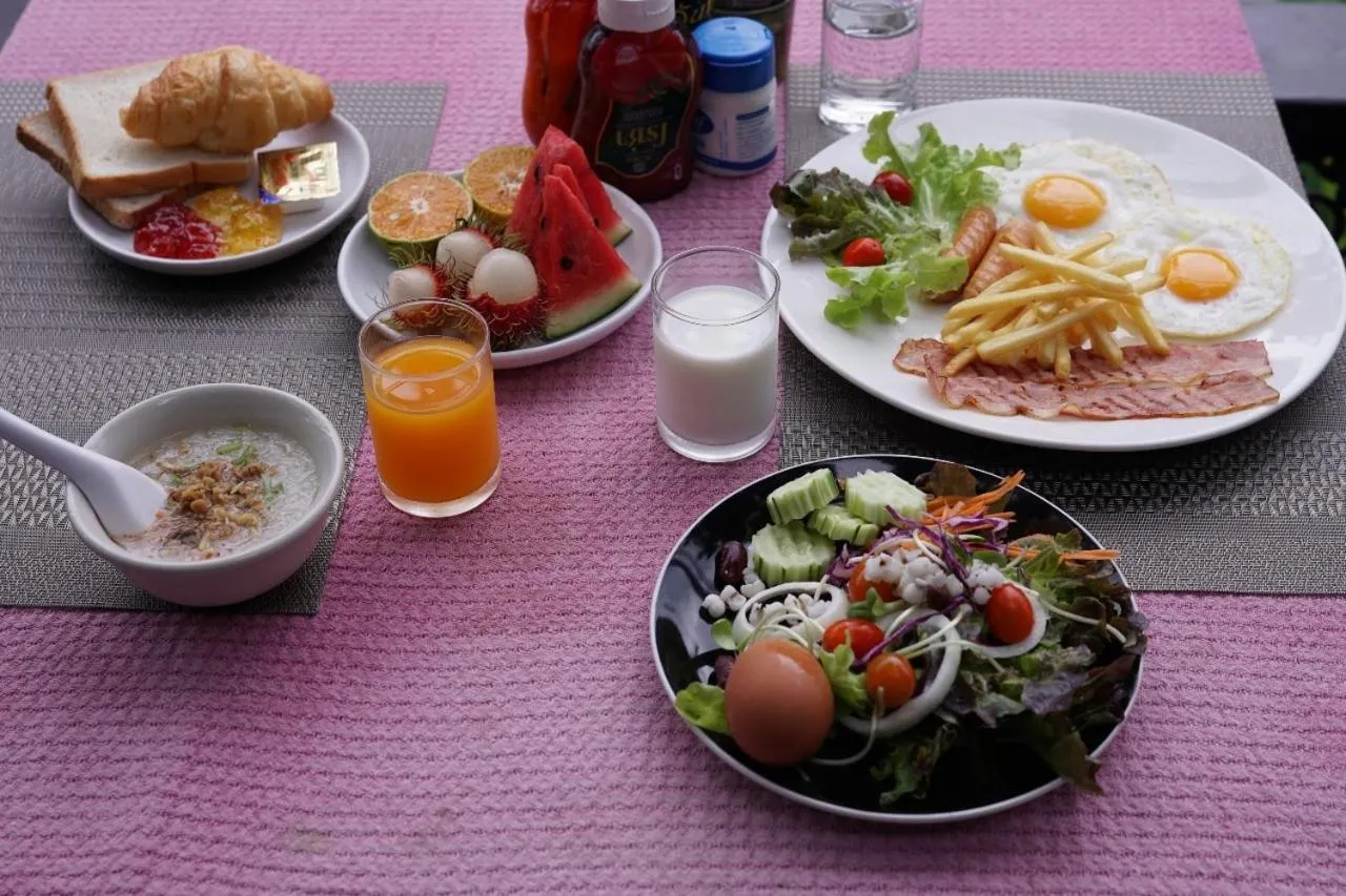 Breakfast in Baan Huenphen Boutique Hotel