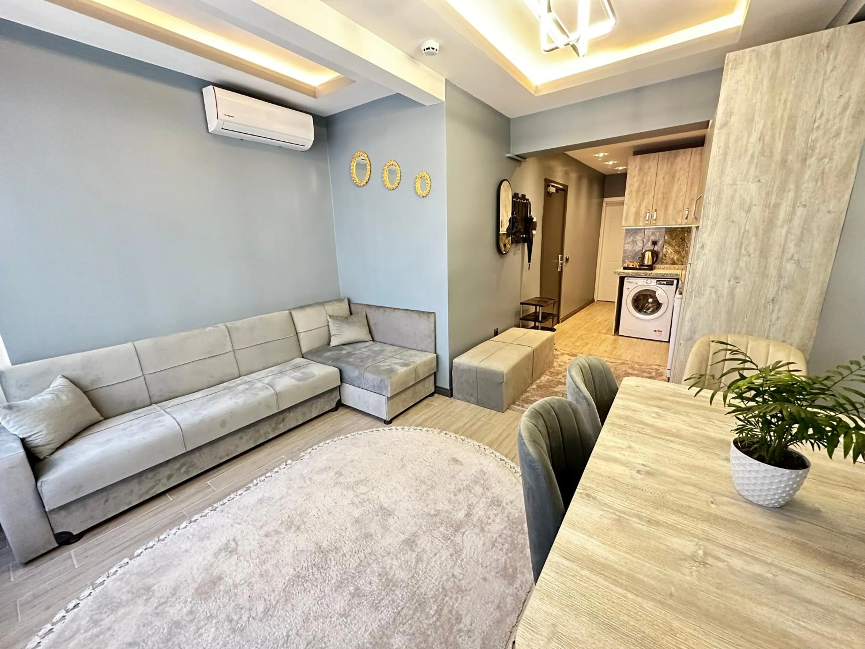 Living room in Blue Moonrise Hotel