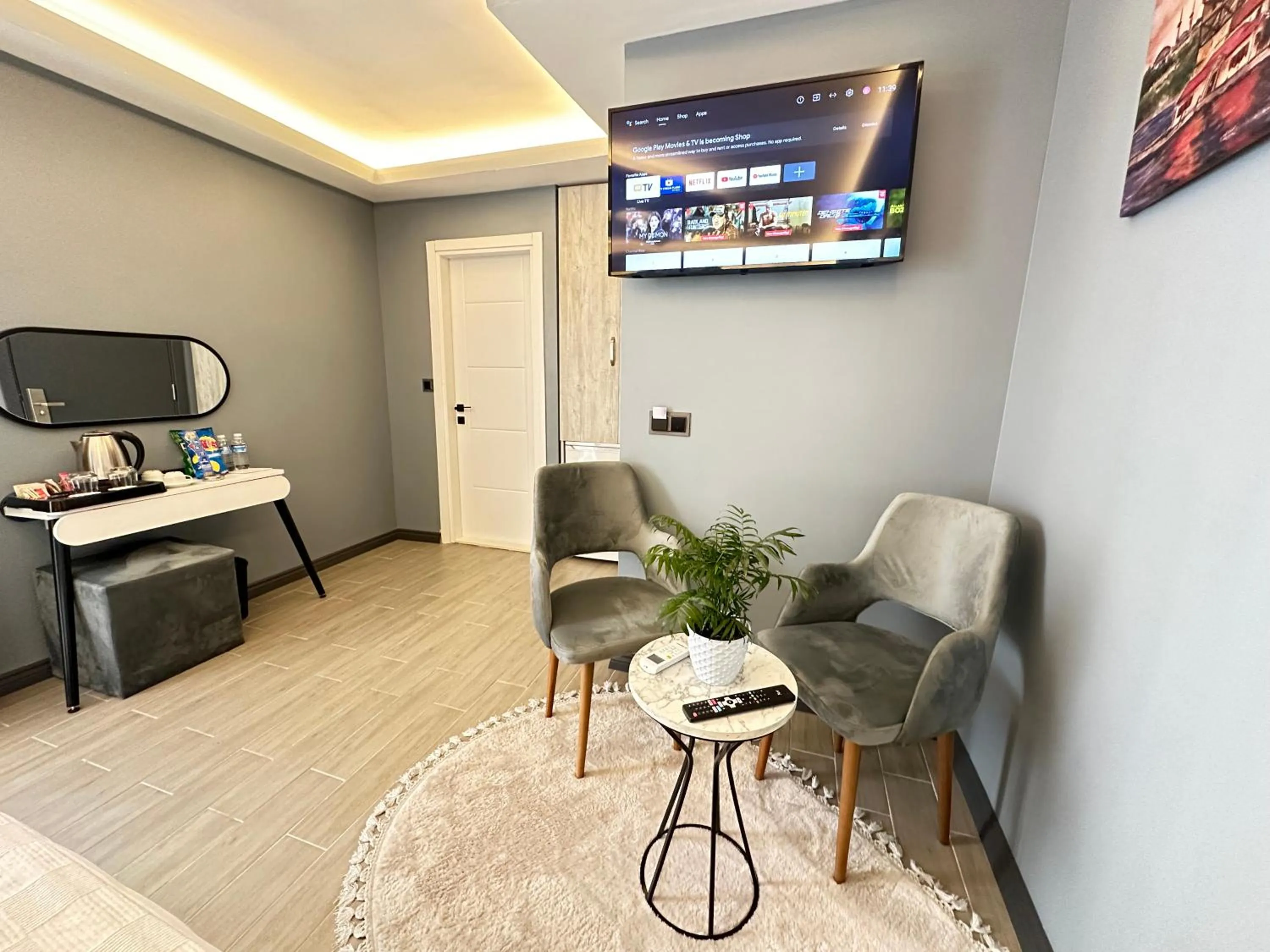 Living room in Blue Moonrise Hotel