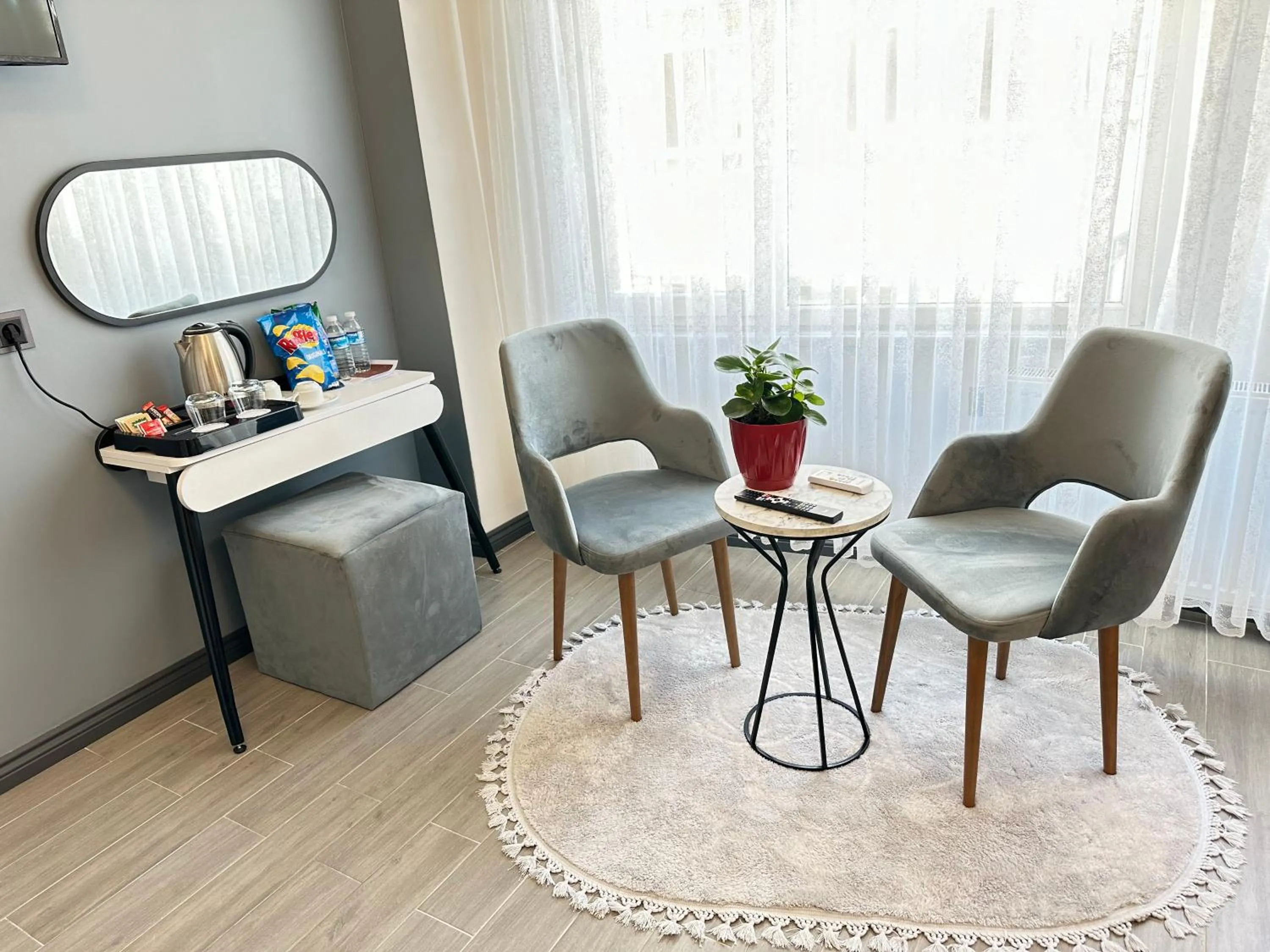 Living room in Blue Moonrise Hotel