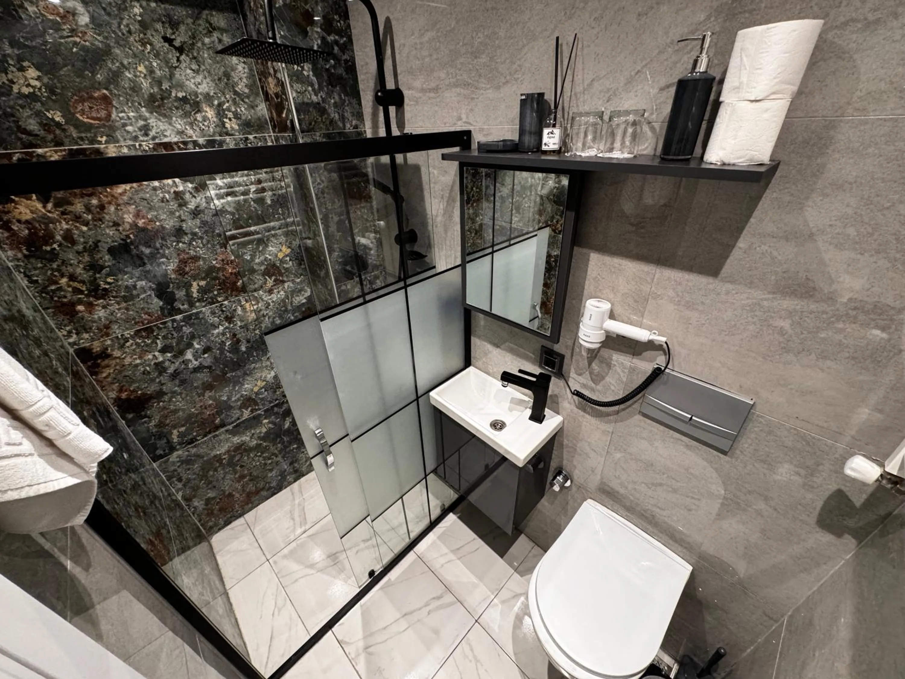 Shower in Blue Moonrise Hotel