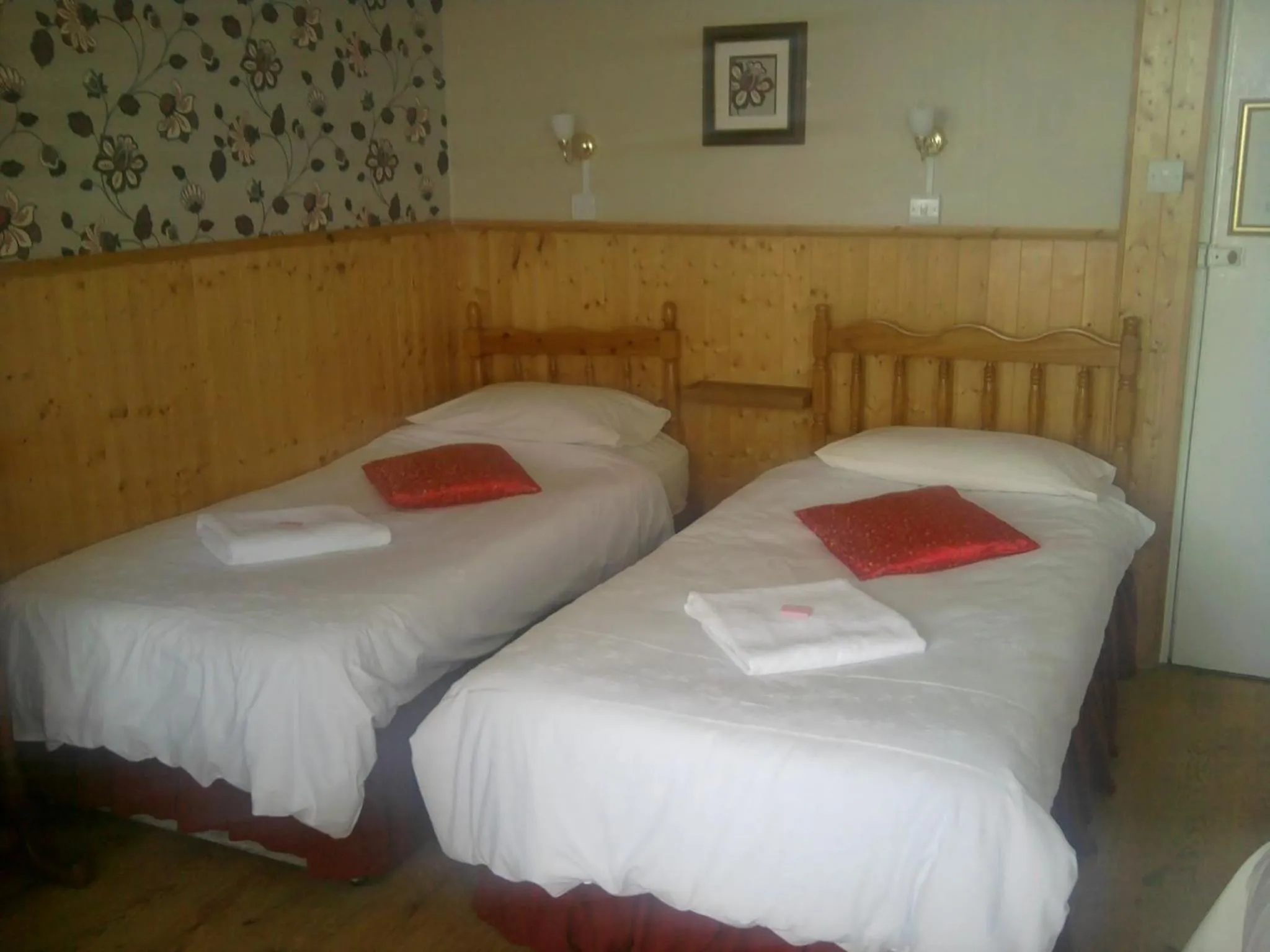 Photo of the whole room, Bed in Trevelyan Hotel