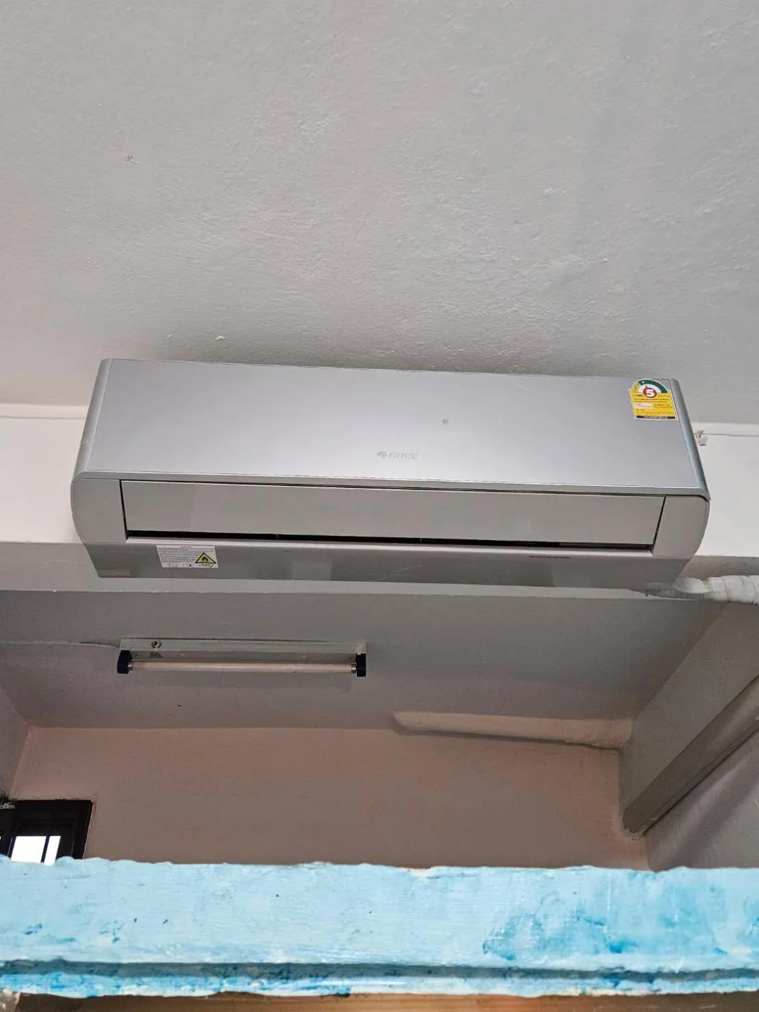 air conditioner in Hommie by De-A-Ga