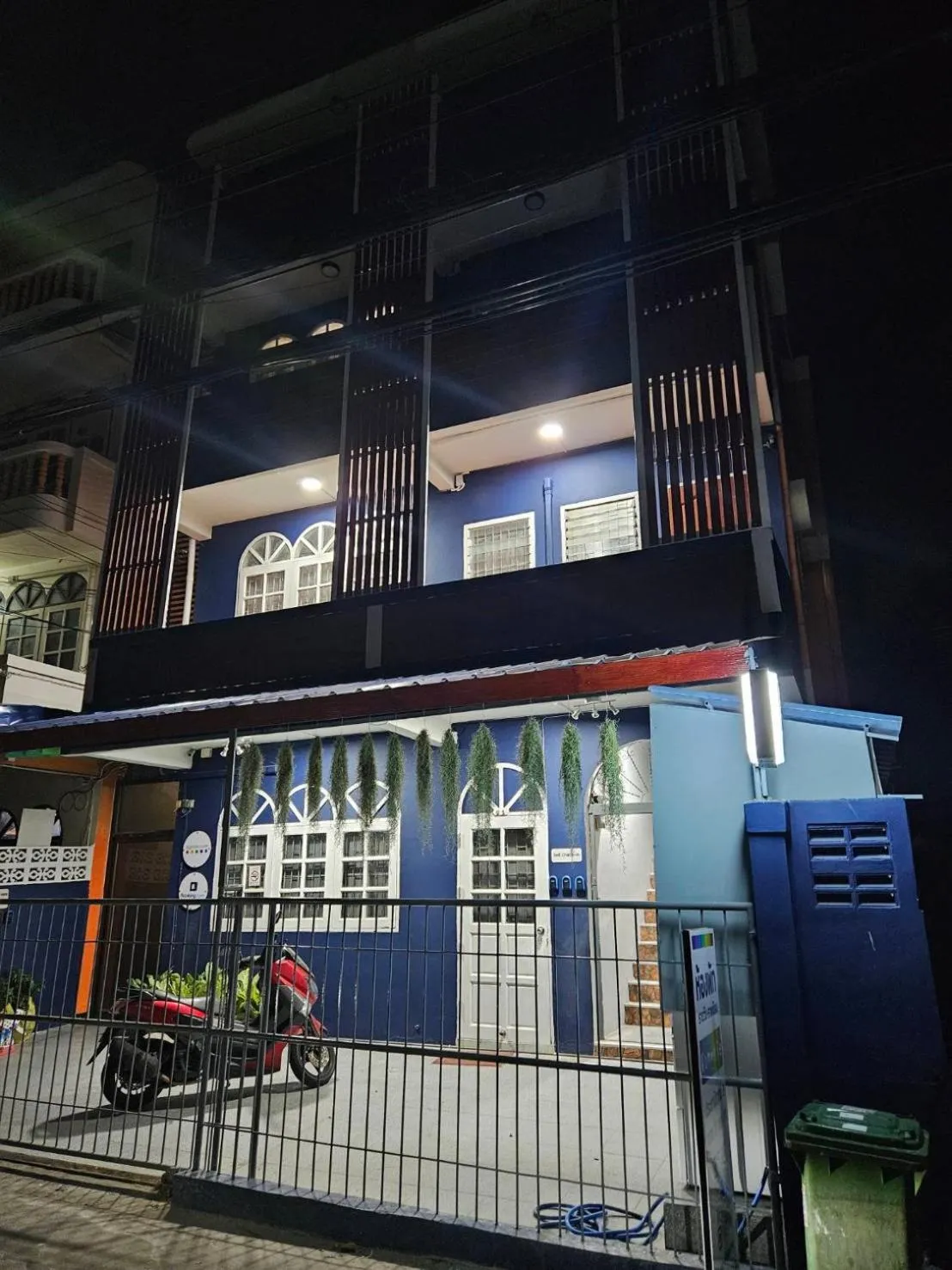 Property building in Hommie by De-A-Ga