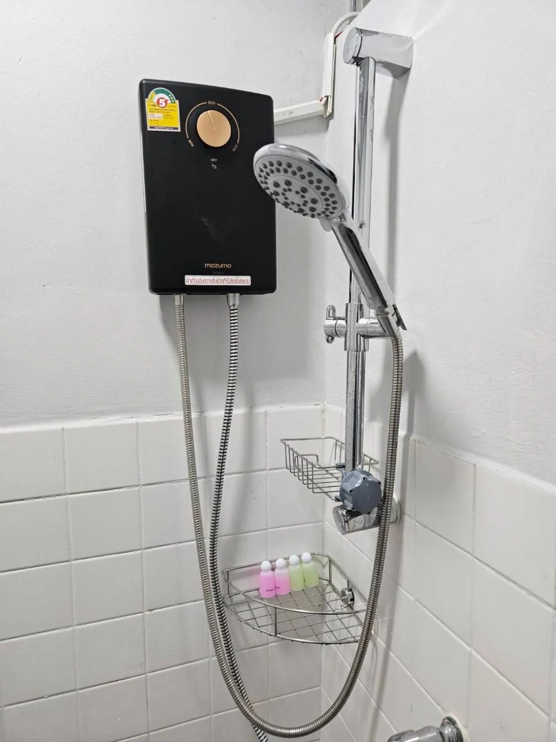 Shower in Hommie by De-A-Ga