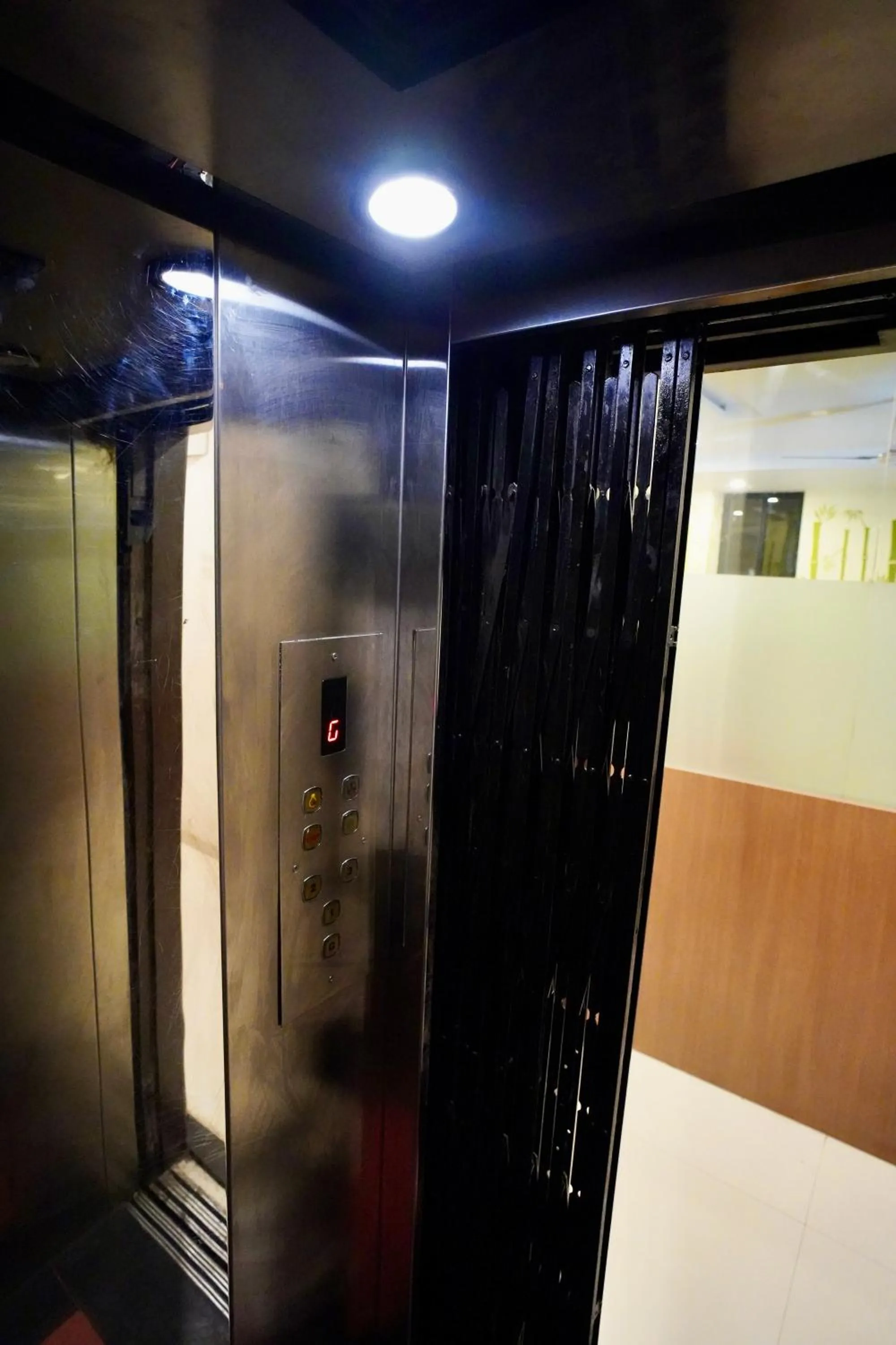 elevator in Hotel Shri Govind