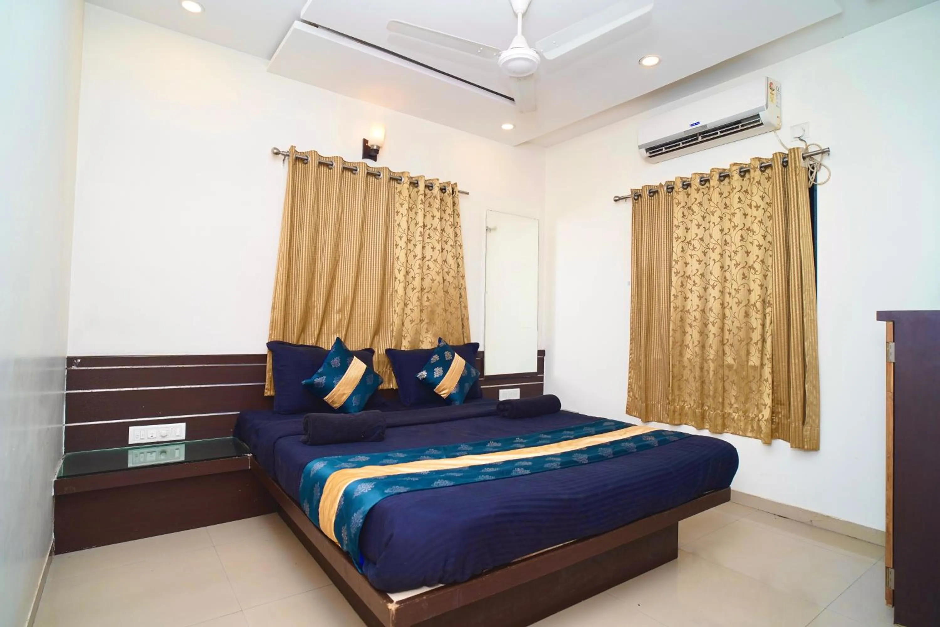 Bed in Hotel Shri Govind