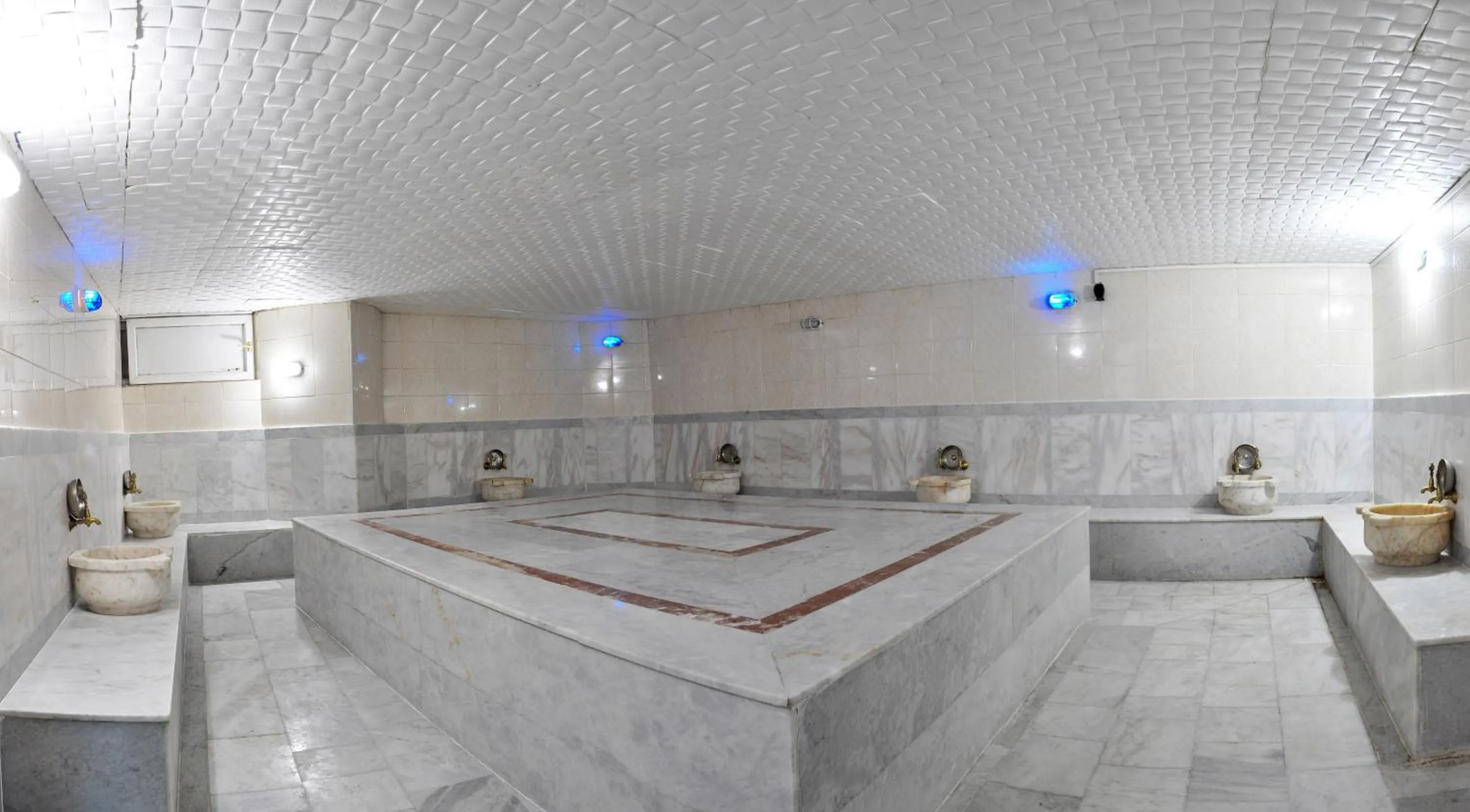 Public Bath in KLEOPATRA SUNLIGHT HOTEL